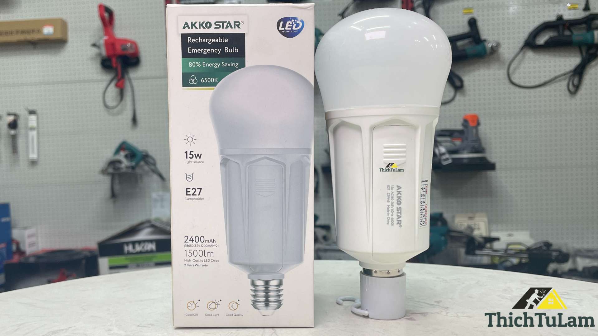 Bóng đèn 15W có pin AKKO STAR - 56235