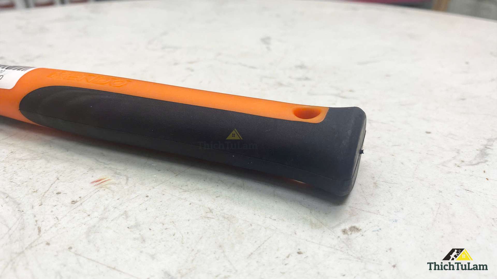 Búa đầu bi 225g/8oz tay cầm bằng sợi thủy tinh Kendo 25137