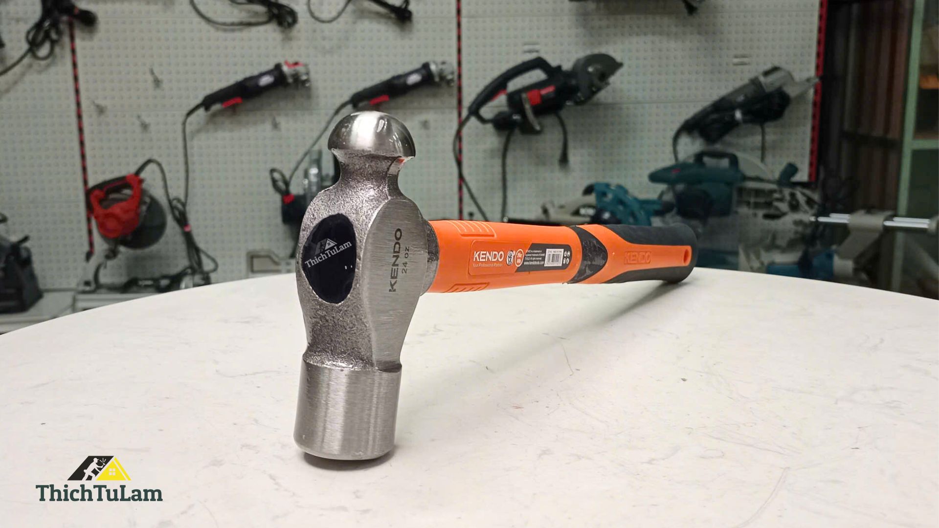 Búa đầu bi 680g24oz tay cầm bằng sợi thủy tinh Kendo 25140