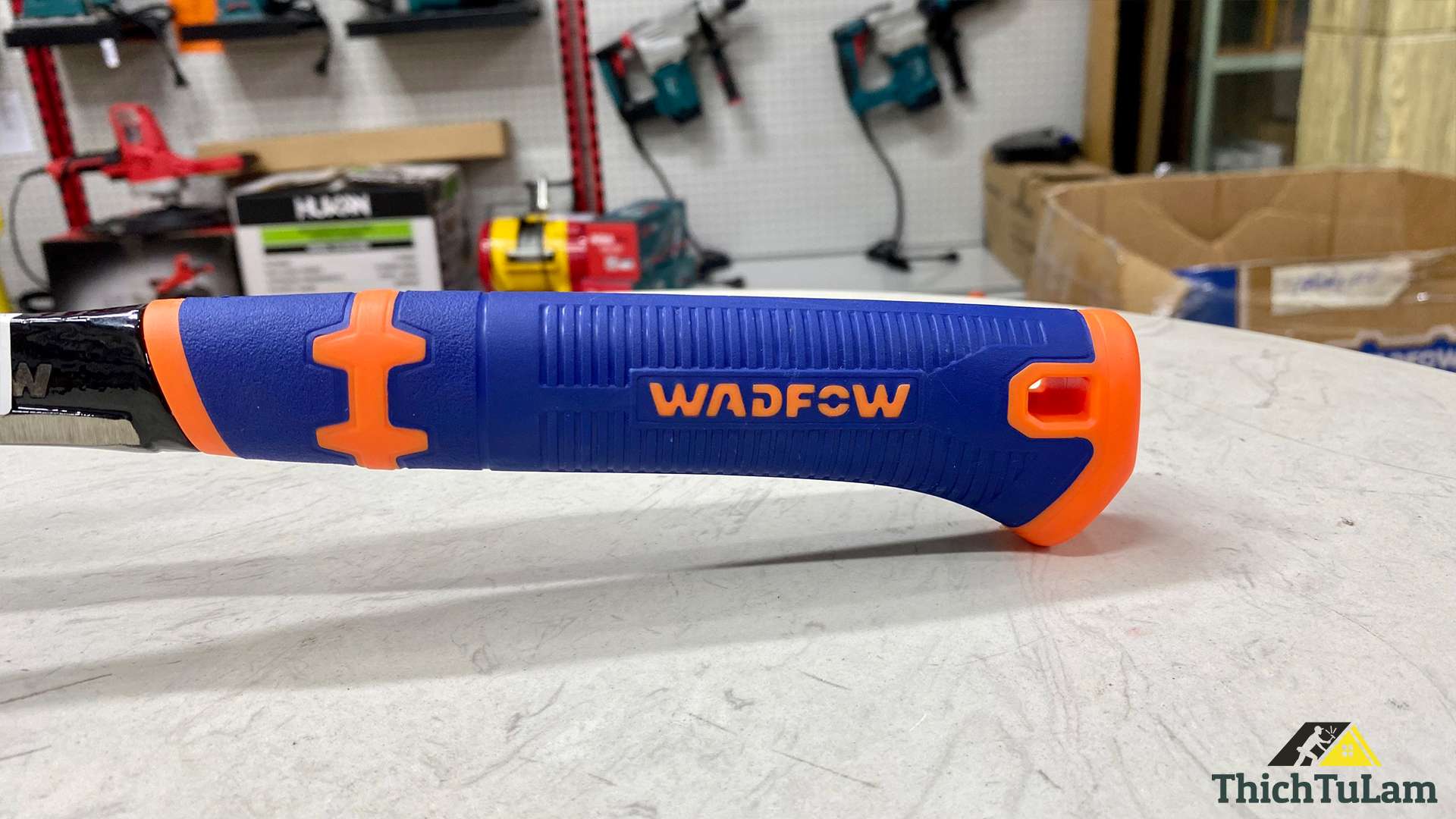 Búa nhổ đinh nguyên khối 450g Wadfow WHM8316