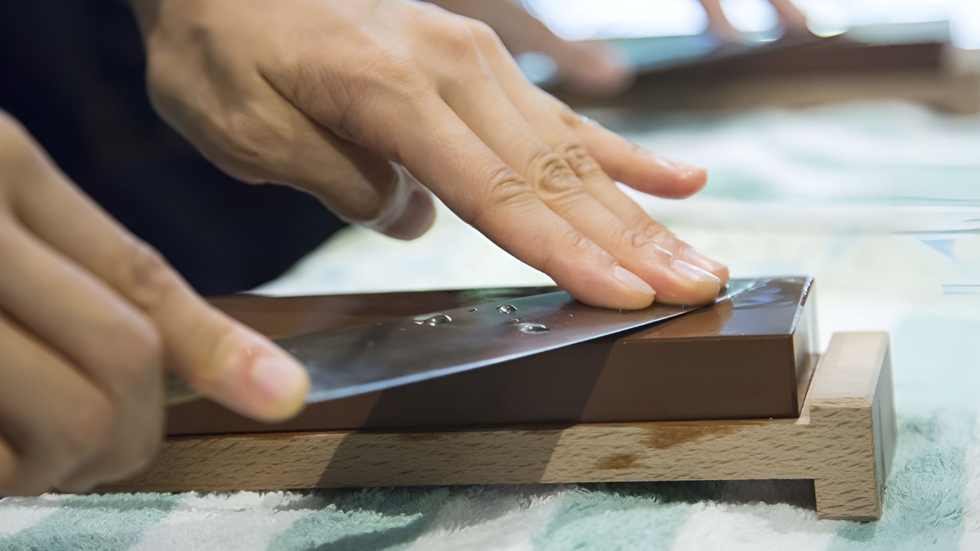 Cách Bảo Quản Dao: Bí Quyết Mài Dao và Sử Dụng WD-40