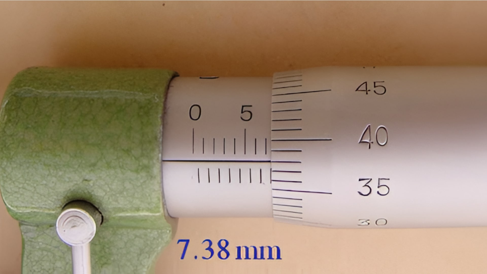 Kết hợp đọc barrel scale và thimble scale