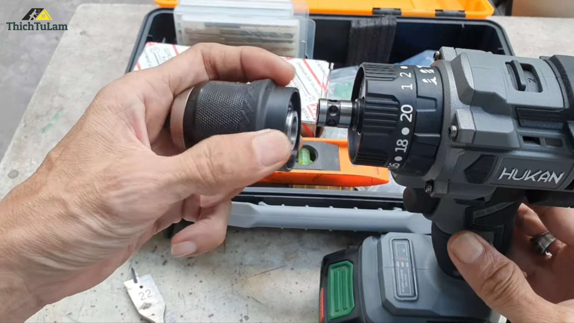 Cách lắp đầu khoan cho máy khoan và bắn vít HM21-G2KV1155Q