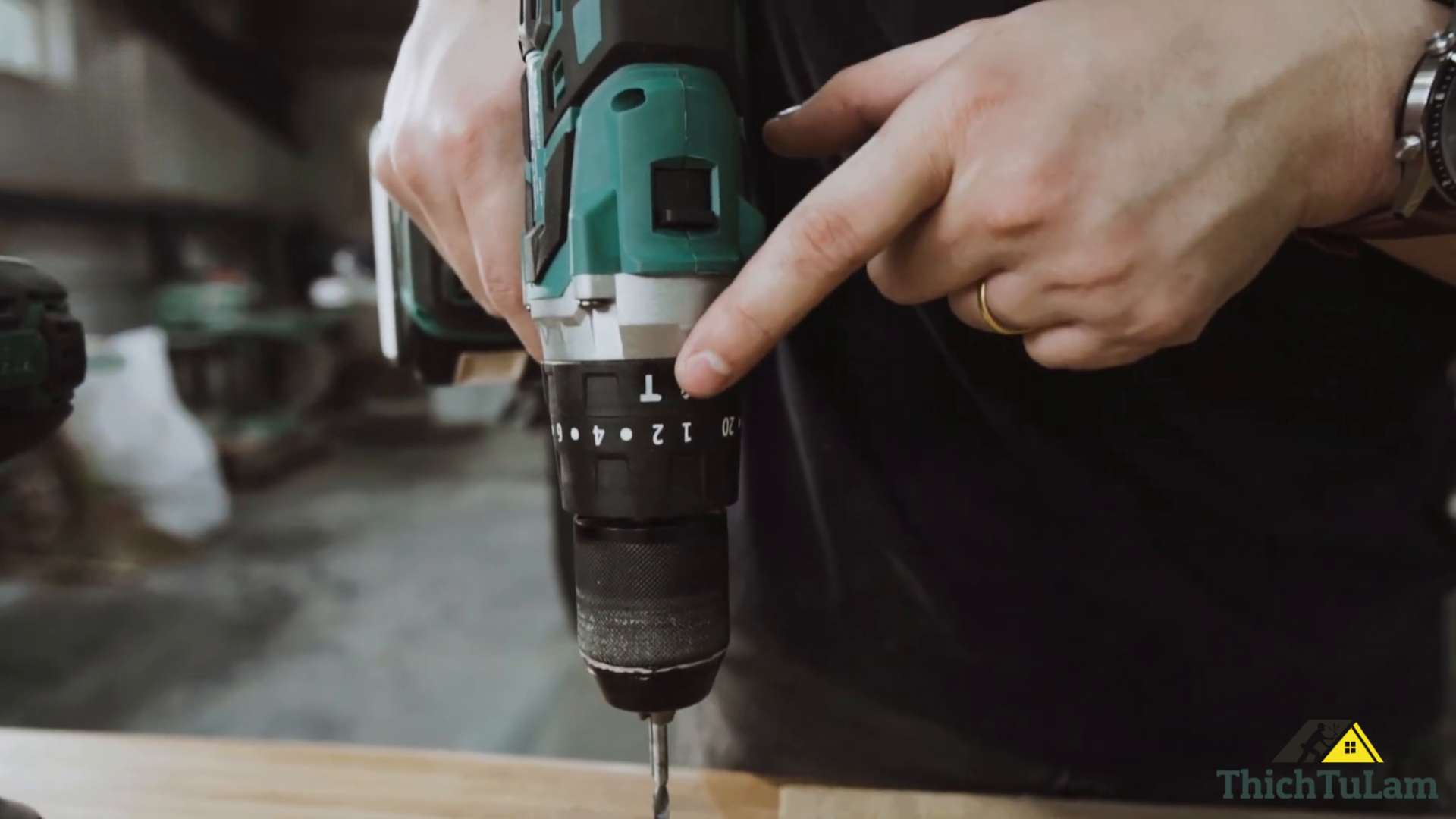 Cách thay đổi chế độ Máy khoan pin