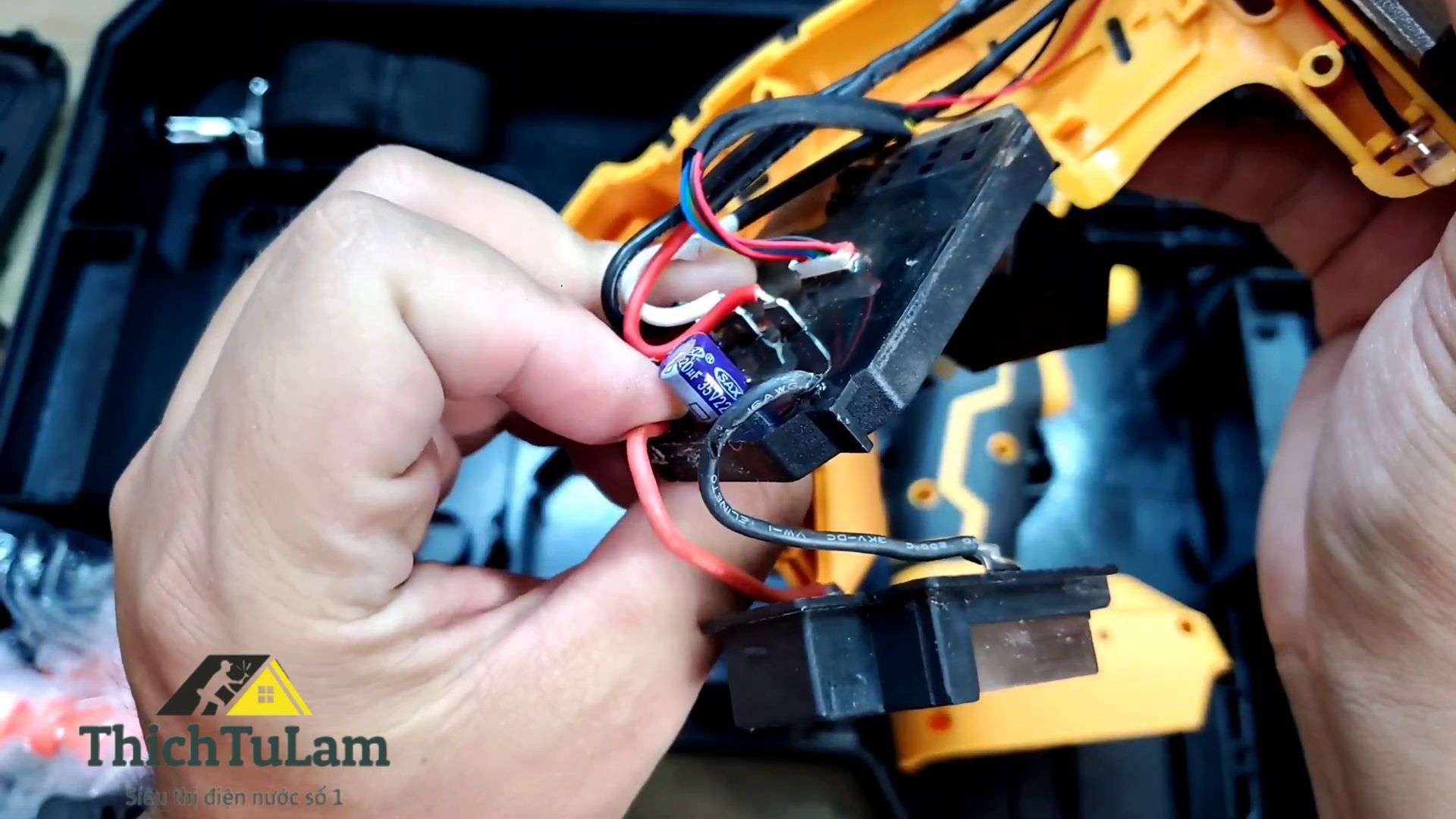 Cấu tạo bên trong máy siết bu lông pin Hukan F60