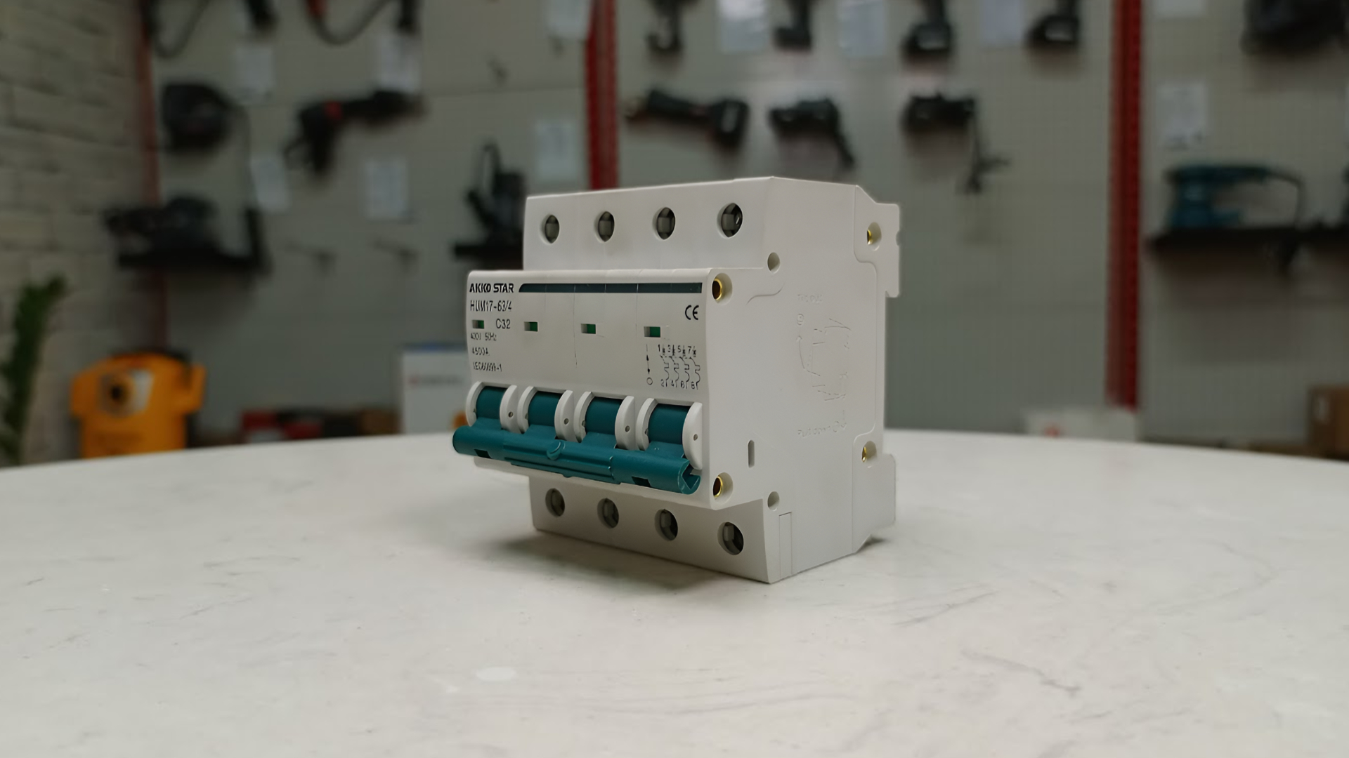 CB điện 4P C32 AKKO STAR 03915