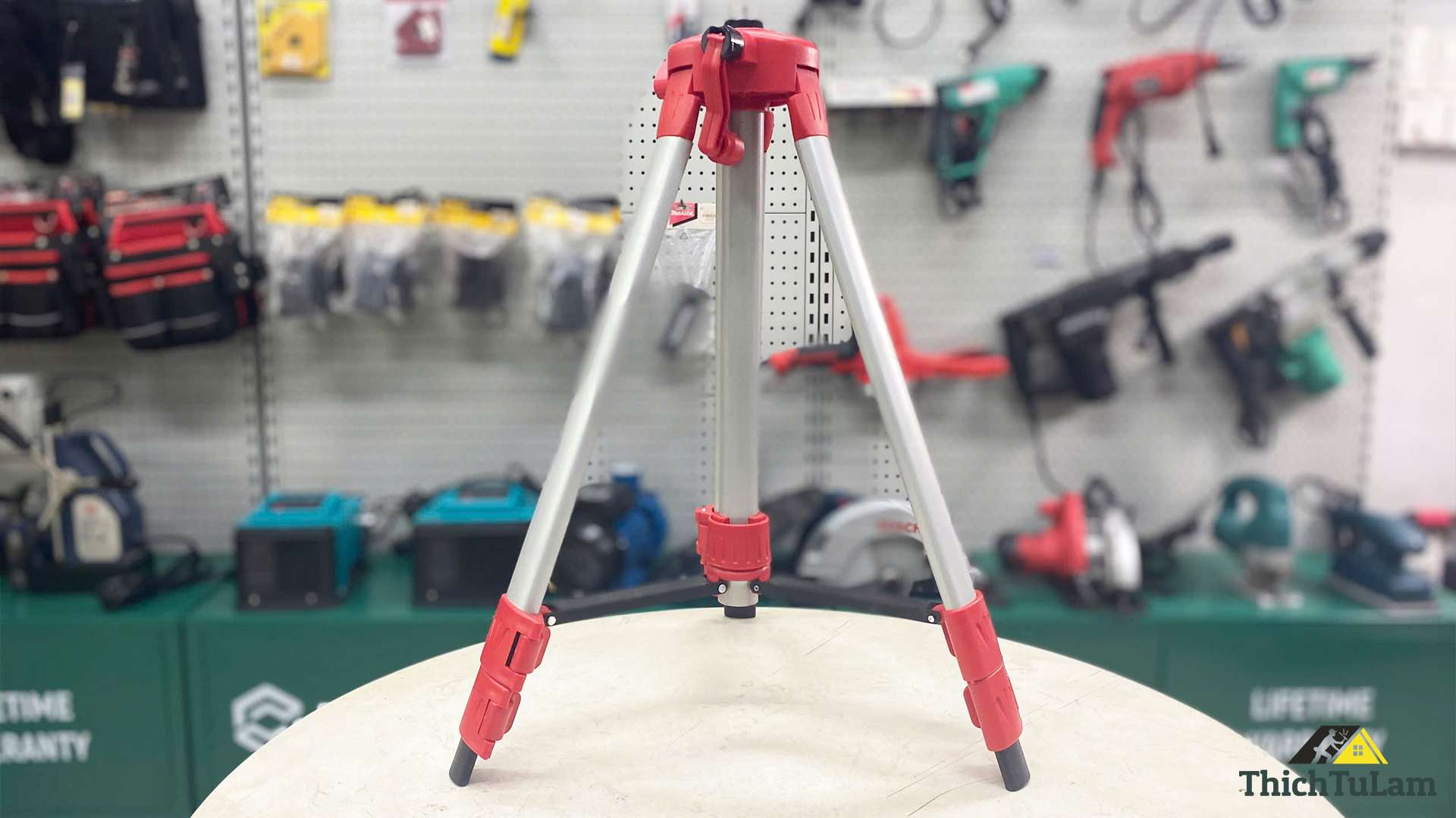 Chân laser cao 1m2 gắn máy cân mực Toyoko T120CM