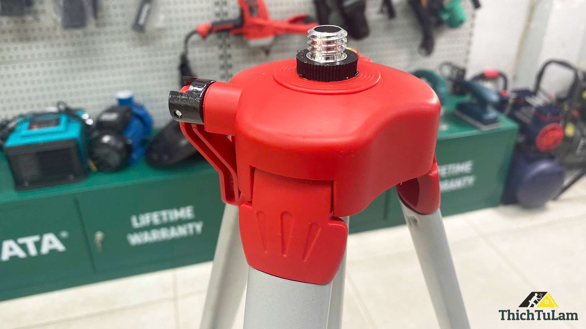 Chân laser cao 1m2 gắn máy cân mực Toyoko T120CM