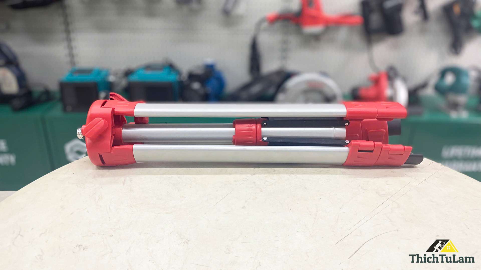 Chân laser cao 1m2 gắn máy cân mực Toyoko T120CM