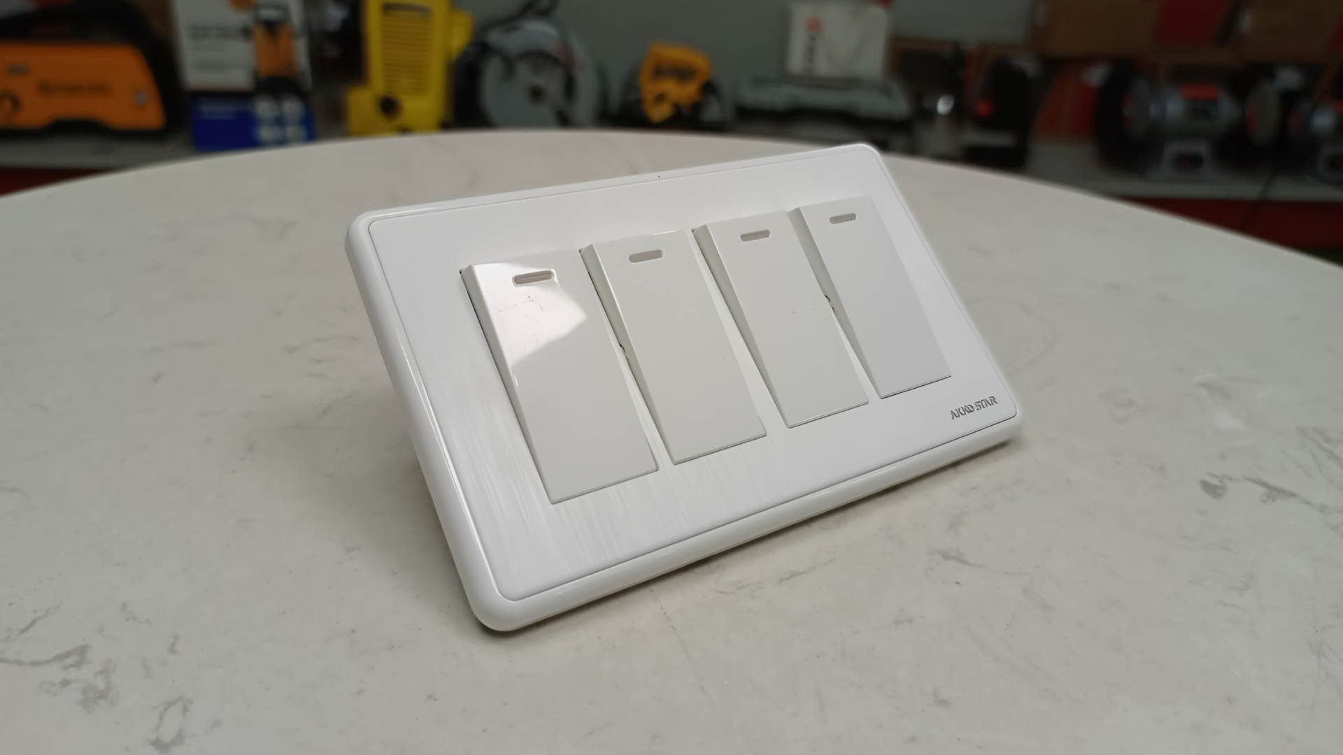 Công tắc bốn 1 chiều nối AKKO STAR 05093