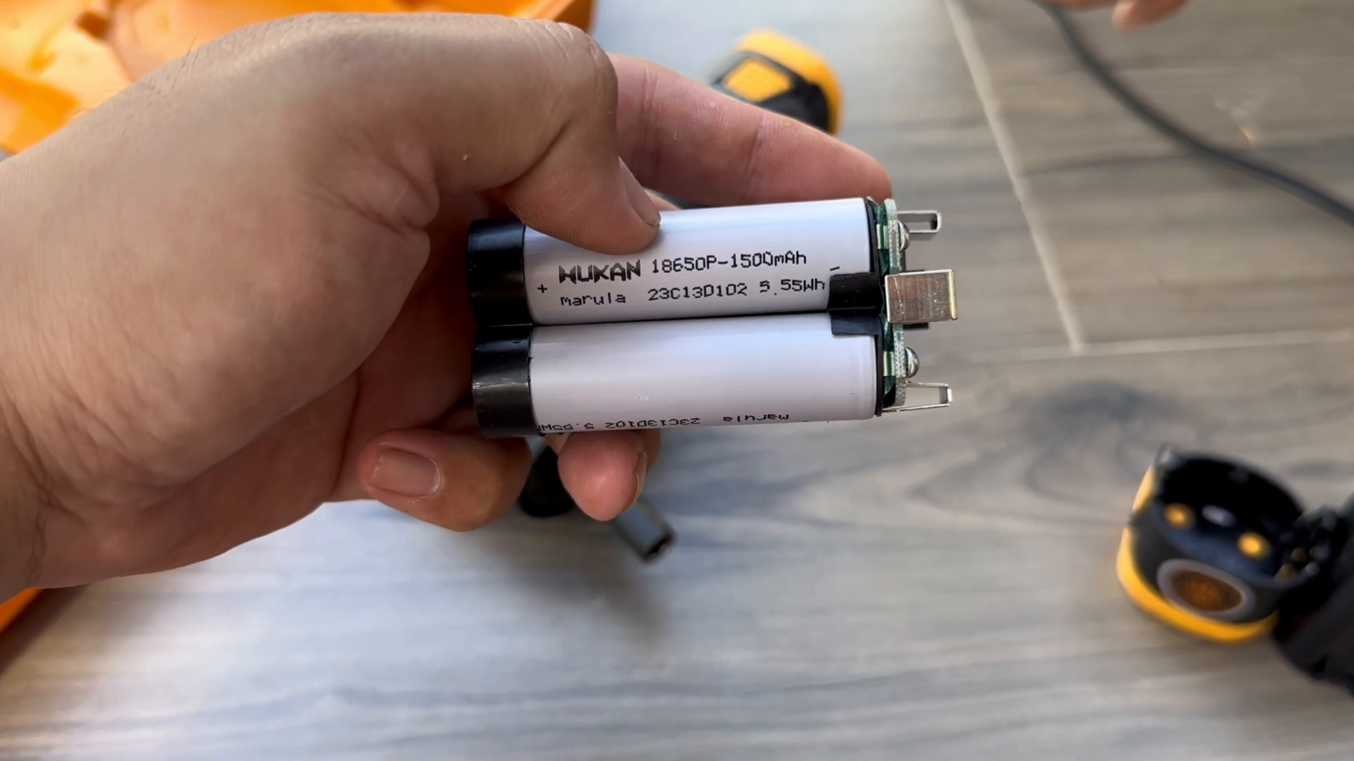 Máy bắn vít pin 16.8V (Bộ 2 pin 1 sạc) Hukan HK-CTV0345IMP