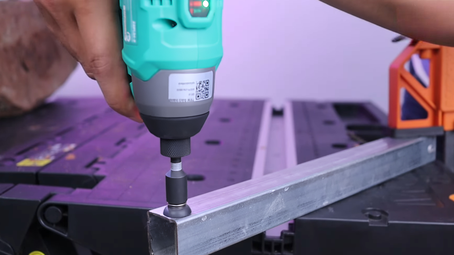 Đánh Giá Máy Bắn Vít DCA 12V Mới Hiệu Suất Vượt Trội, Tiết Kiệm Pin