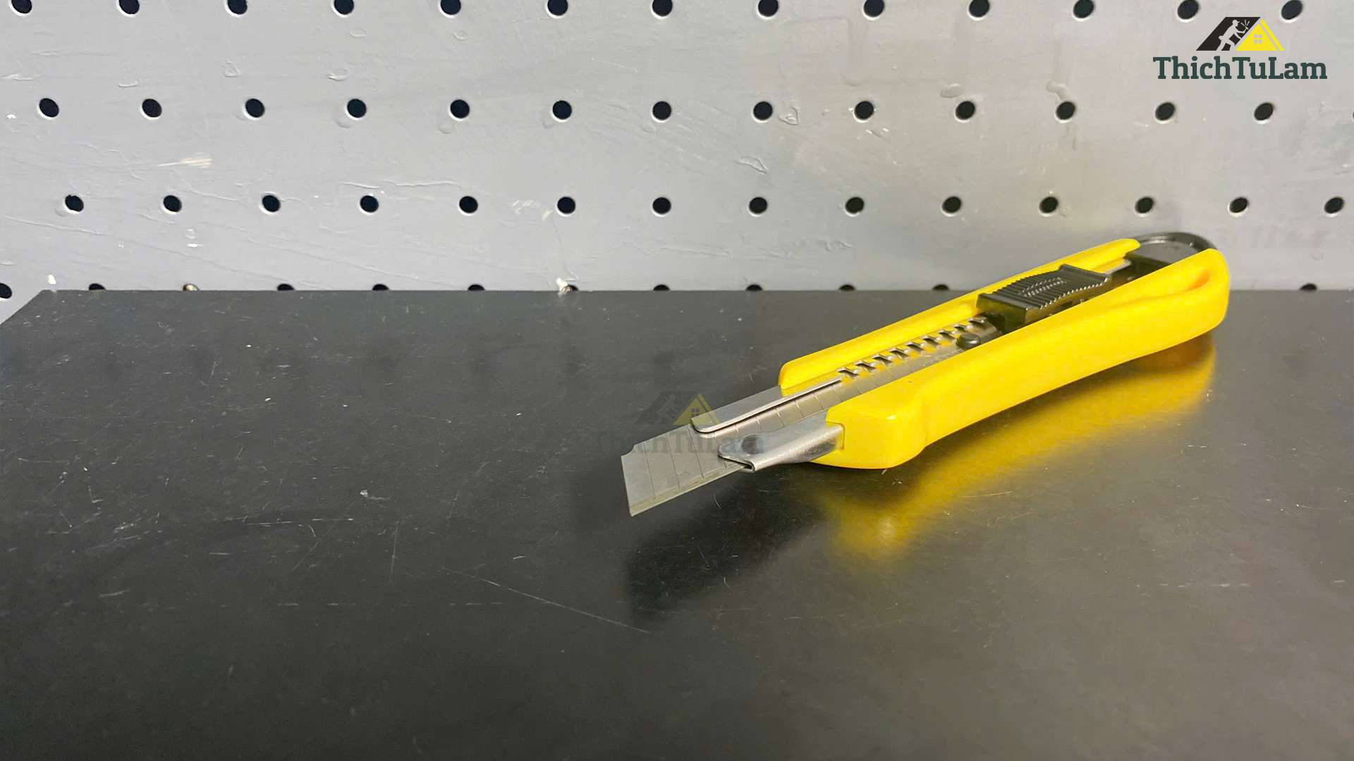 Dao rọc giấy 18mm giá rẻ KINGBLUE KJH-02