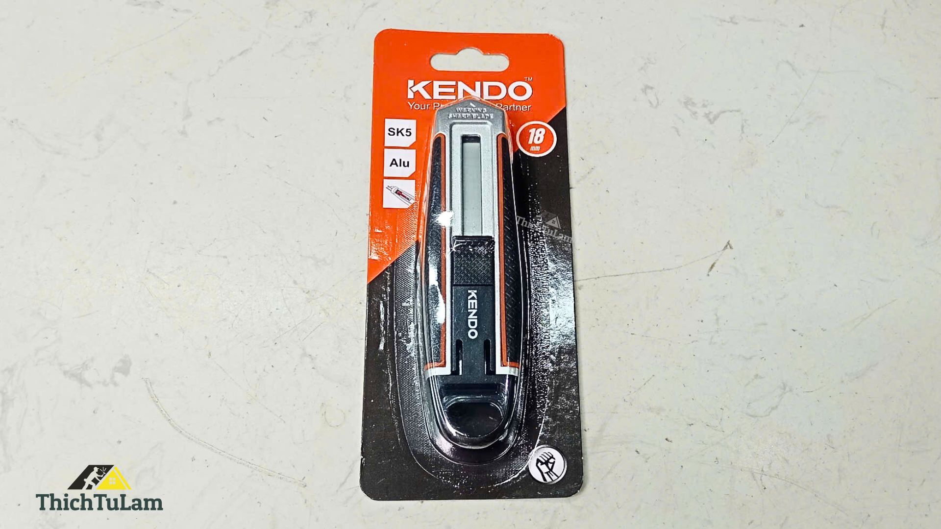 Dao rọc giấy 18mm lưỡi tự rút an toàn Kendo 30923