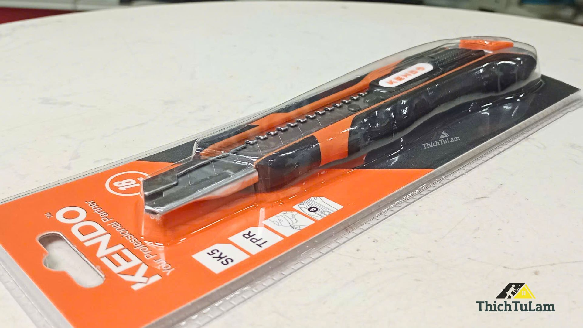 Dao rọc giấy 18mm lưỡi tự rút siêu an toàn Kendo 30611