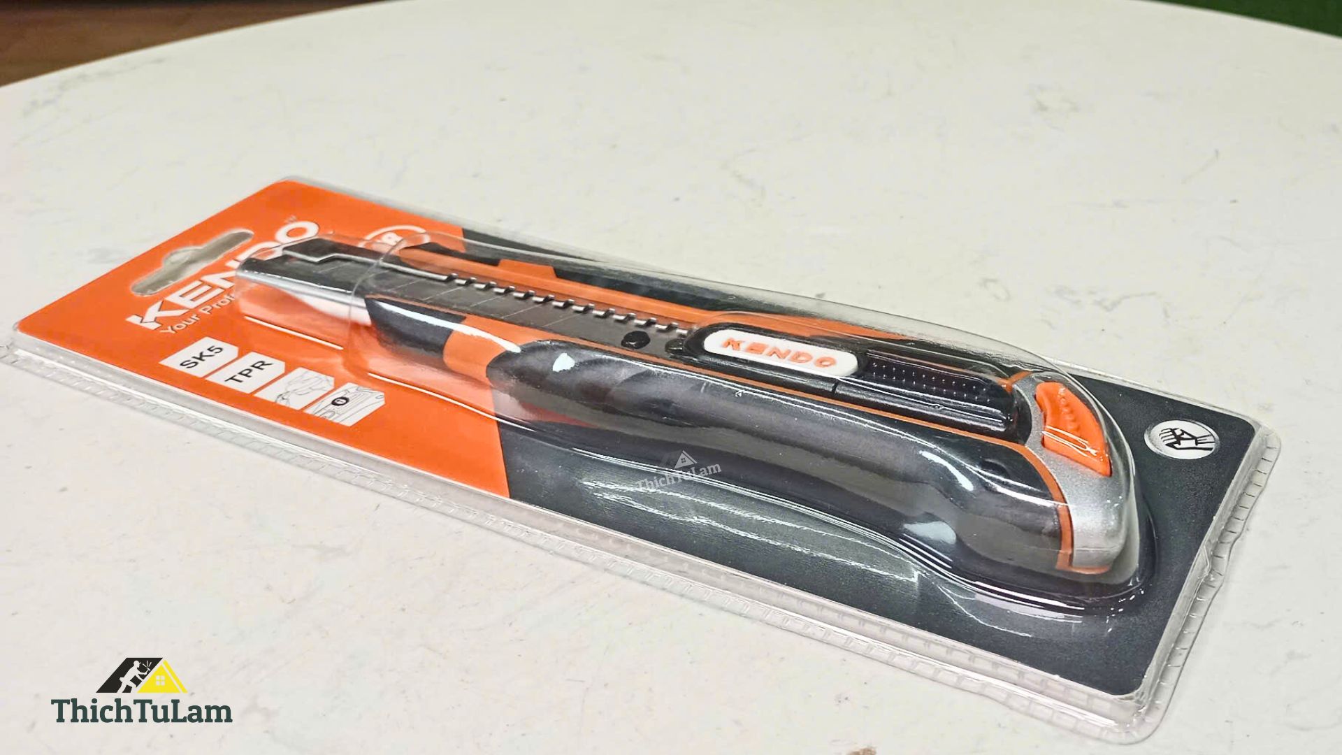 Dao rọc giấy 18mm lưỡi tự rút siêu an toàn Kendo 30611