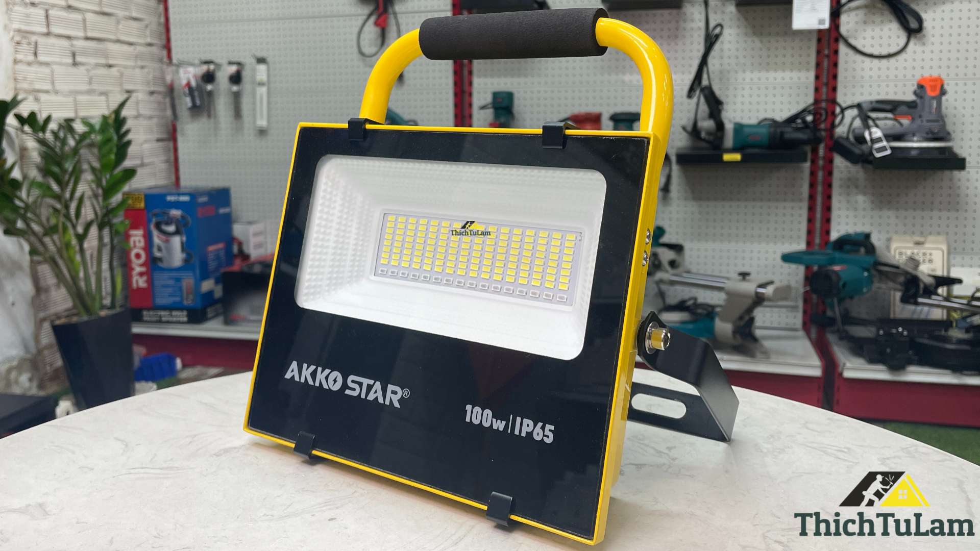 Đèn pha Solar 100W năng lượng mặt trời AKKO STAR 54095