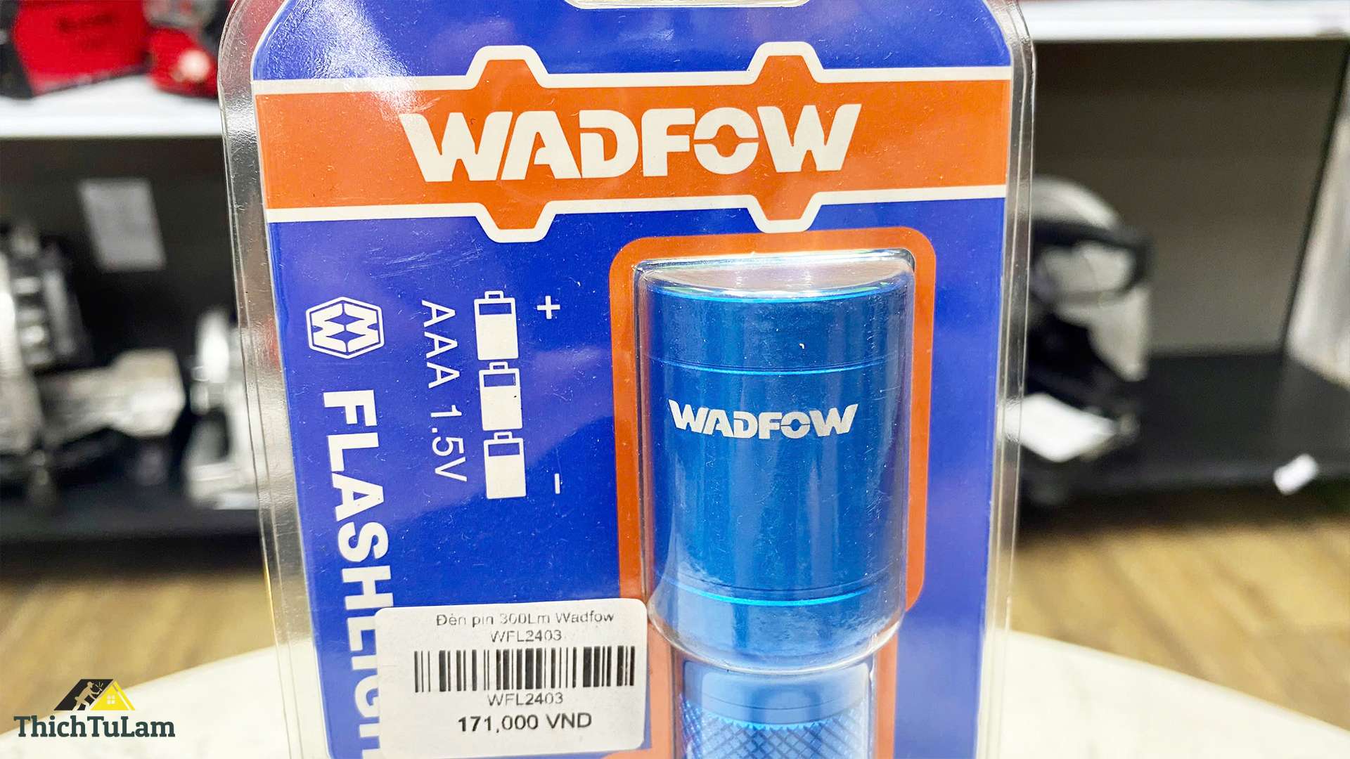 Đèn pin 300Lm Wadfow WFL2403