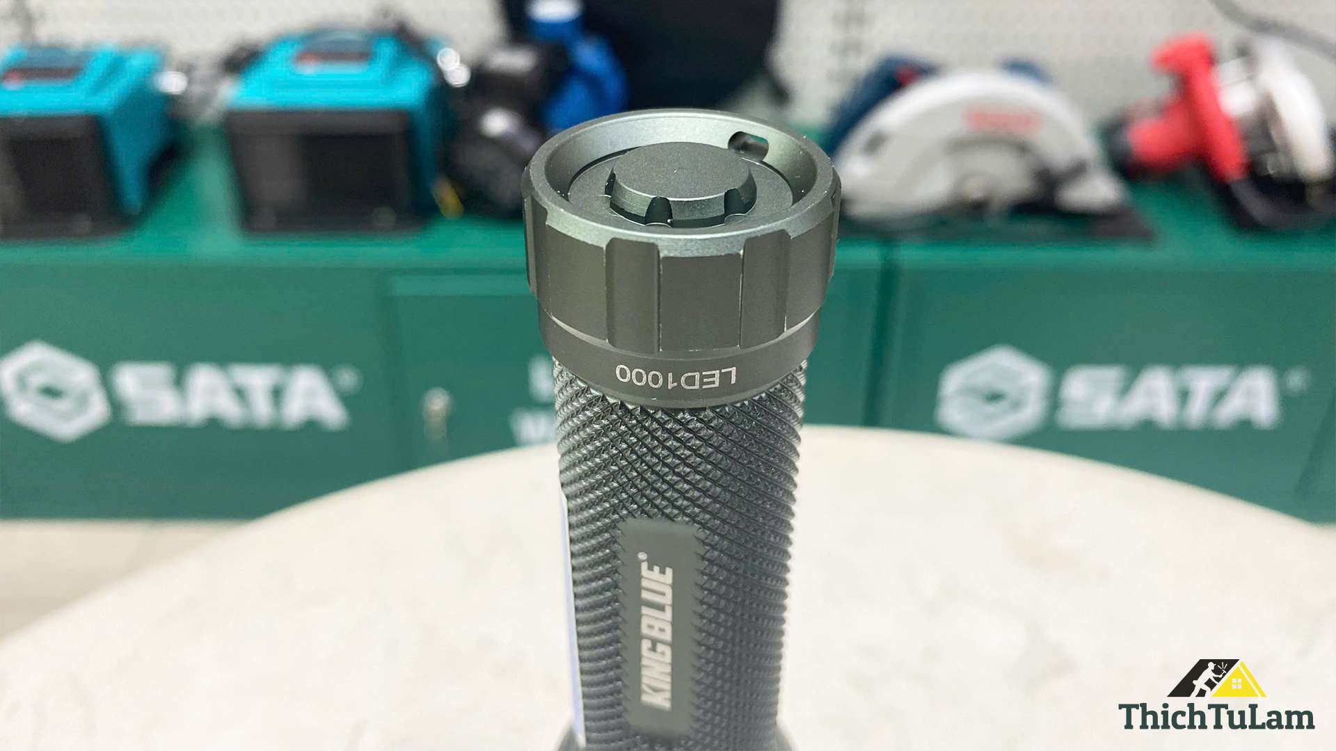 Đèn pin siêu sáng Kingblue LED1000