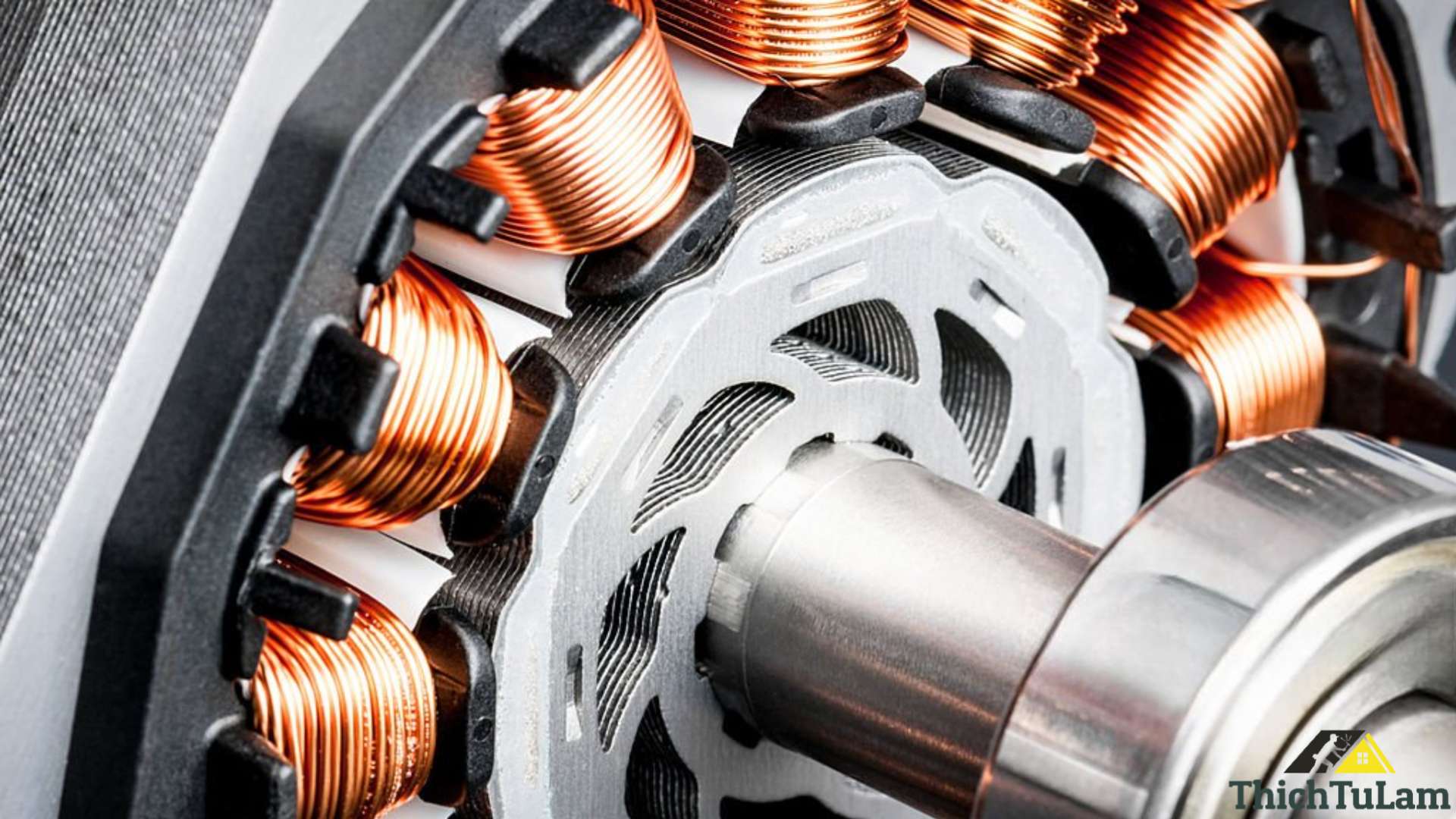 Động cơ không chổi than