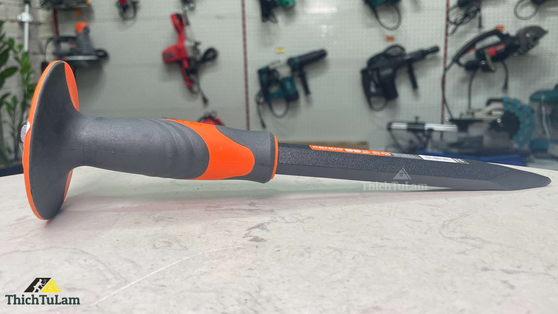 Đục nguội loại nhọn 16×300mm Kendo 26512