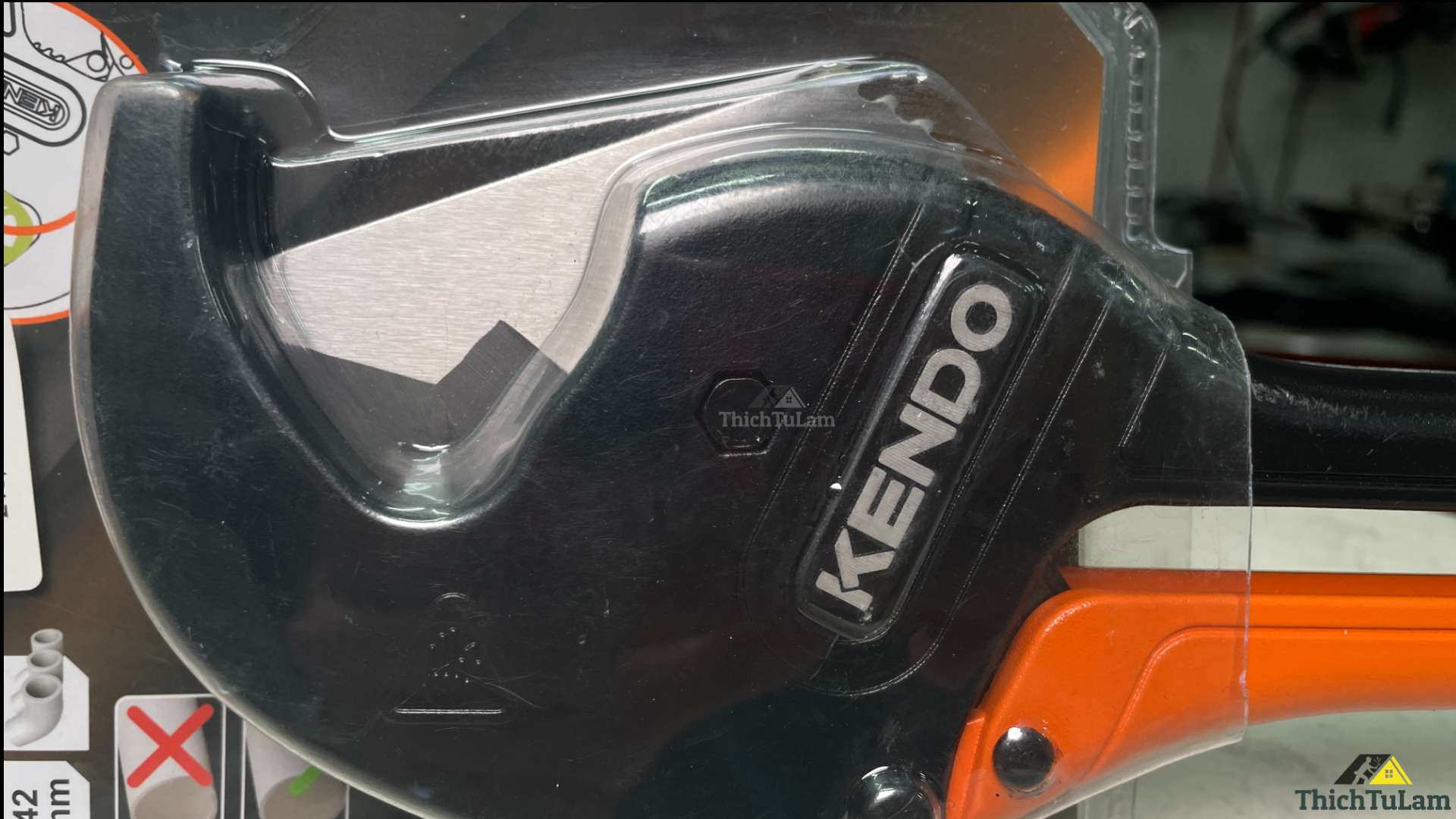 Dụng cụ cắt ống nhựa PVC kích thước 42mm Kendo 50333