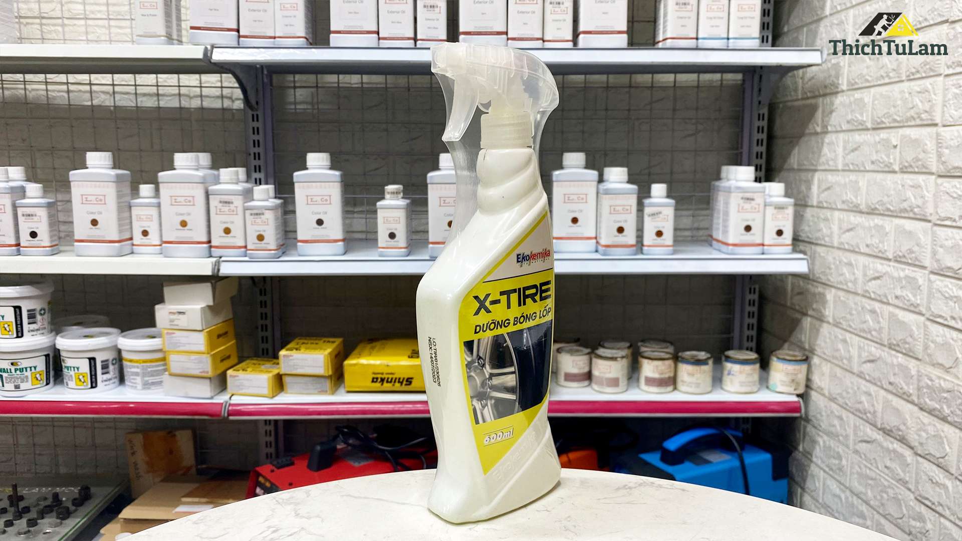 Dung dịch dưỡng đen bóng lốp xe 600ml Ekokemika X-TIRE