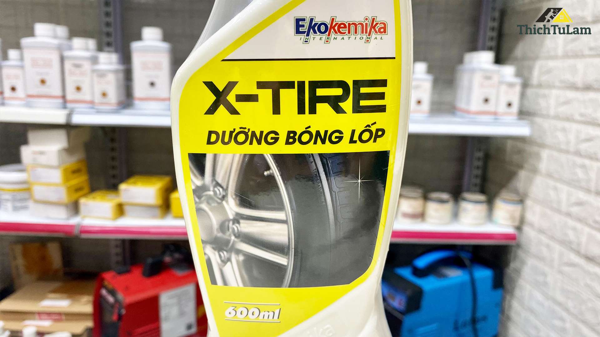 Dung dịch dưỡng đen bóng lốp xe 600ml Ekokemika X-TIRE