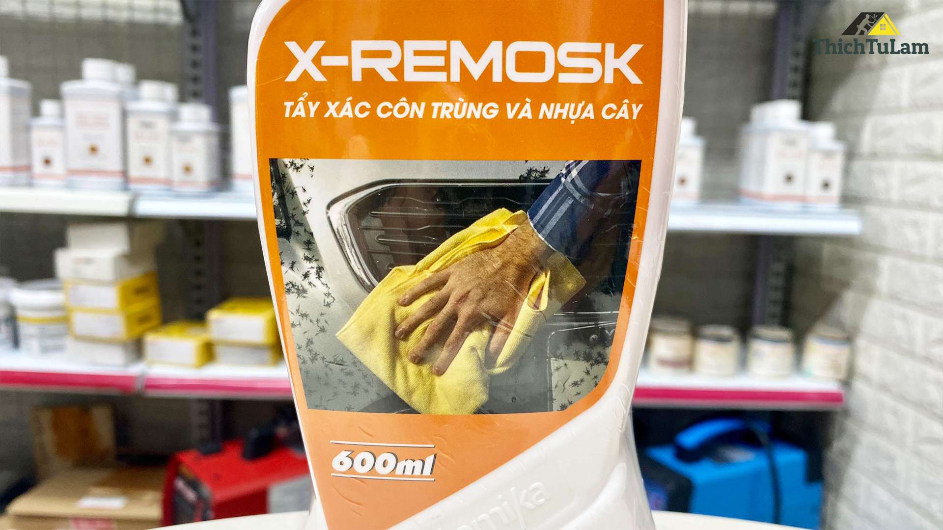 Dung dịch tẩy nhựa cây và xác côn trùng 600ml Ekokemika X-REMOSK