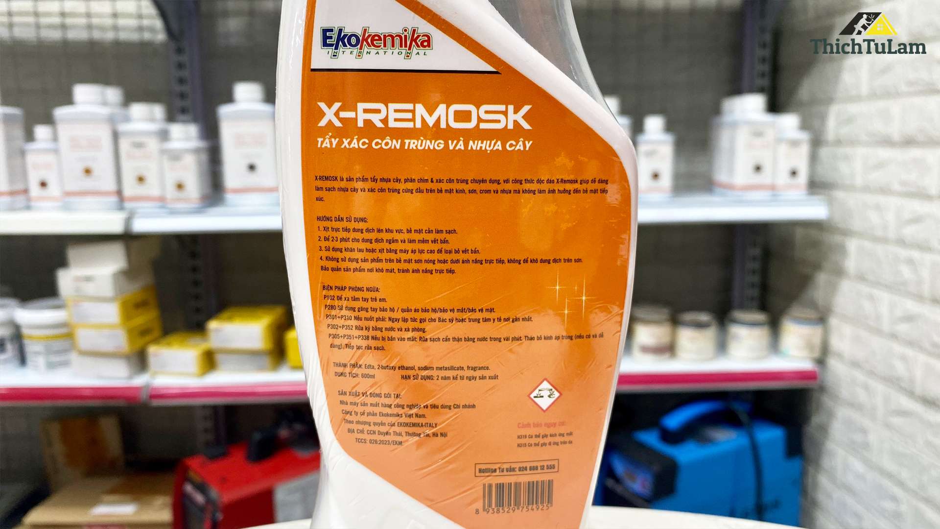 Dung dịch tẩy nhựa cây và xác côn trùng 600ml Ekokemika X-REMOSK