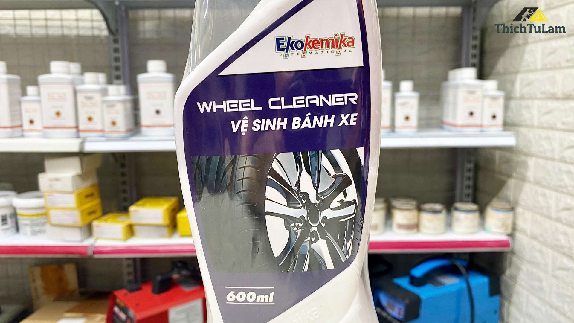 Dung dịch vệ sinh bánh xe 600ml Ekokemika WHEEL CLEANER