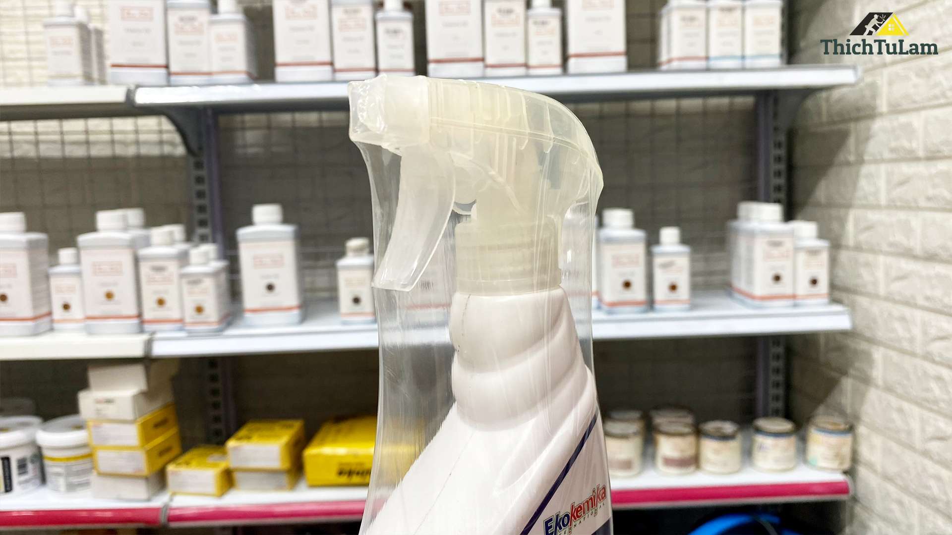 Dung dịch vệ sinh bánh xe 600ml Ekokemika WHEEL CLEANER