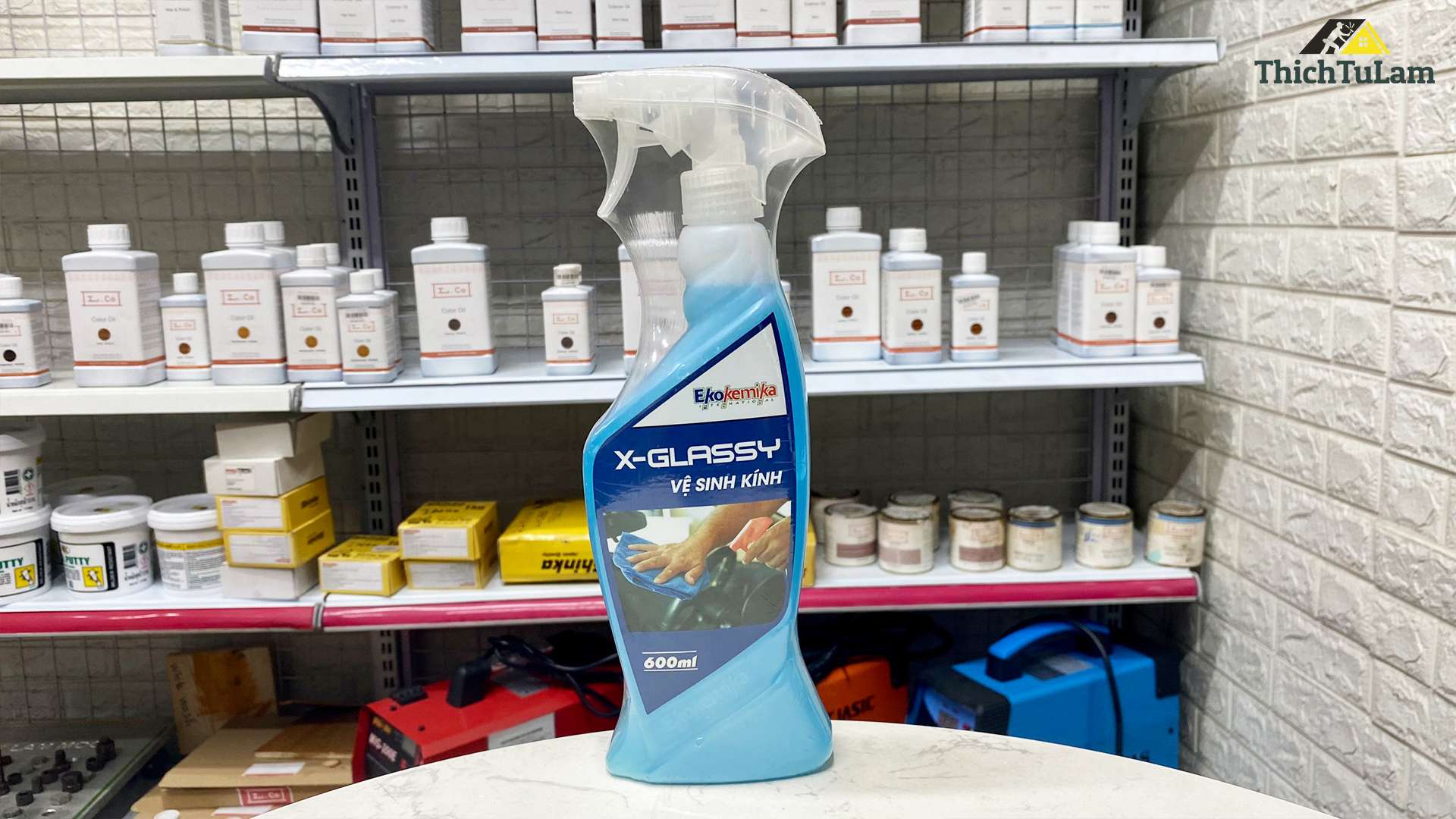 Dung dịch vệ sinh làm sạch kính 600ml Ekokemika X-GLASSY