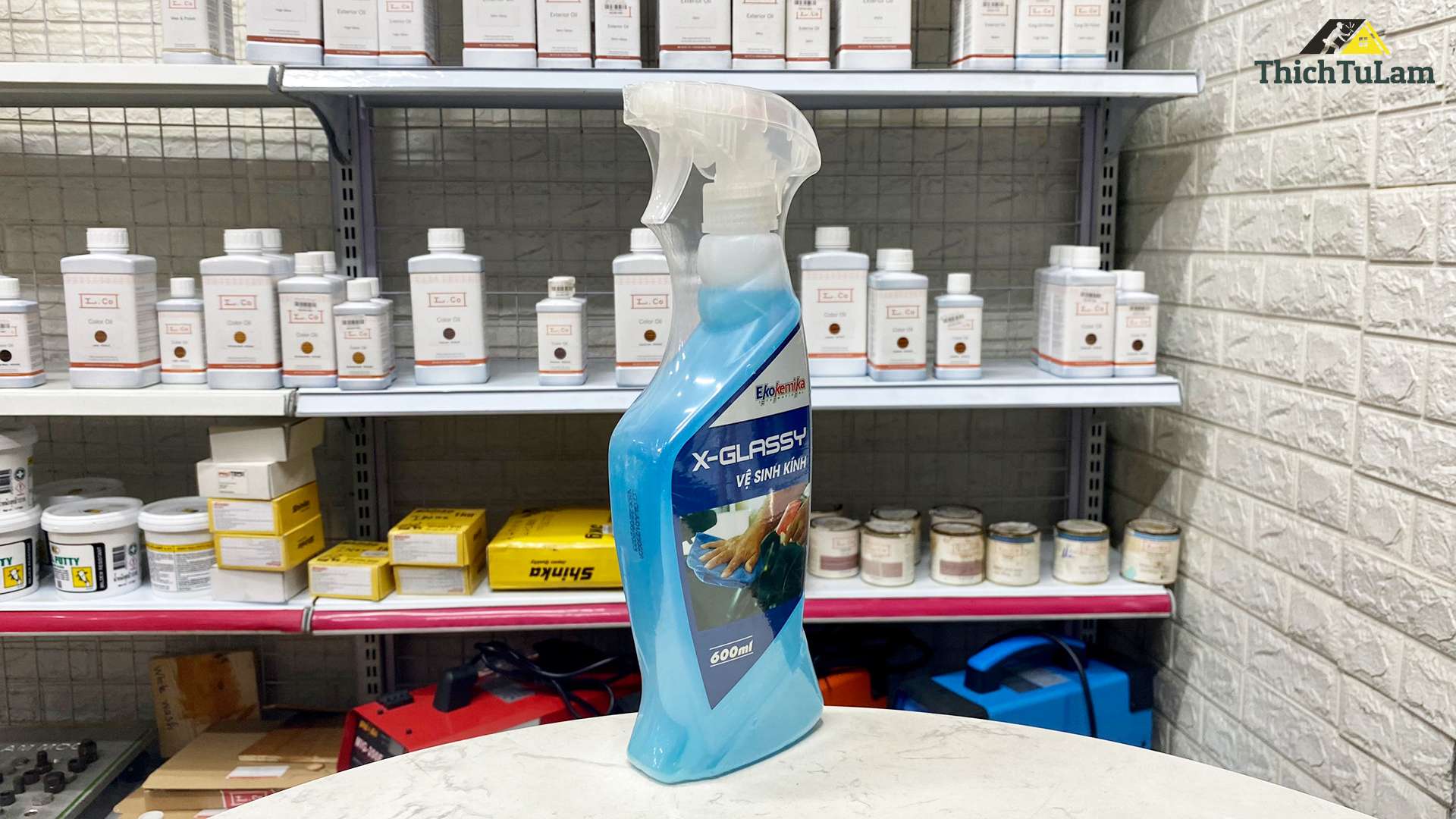 Dung dịch vệ sinh làm sạch kính 600ml Ekokemika X-GLASSY