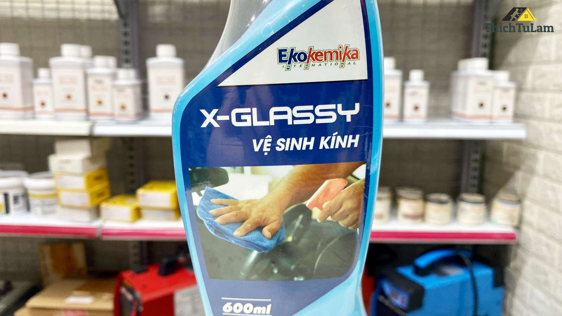Dung dịch vệ sinh làm sạch kính 600ml Ekokemika X-GLASSY