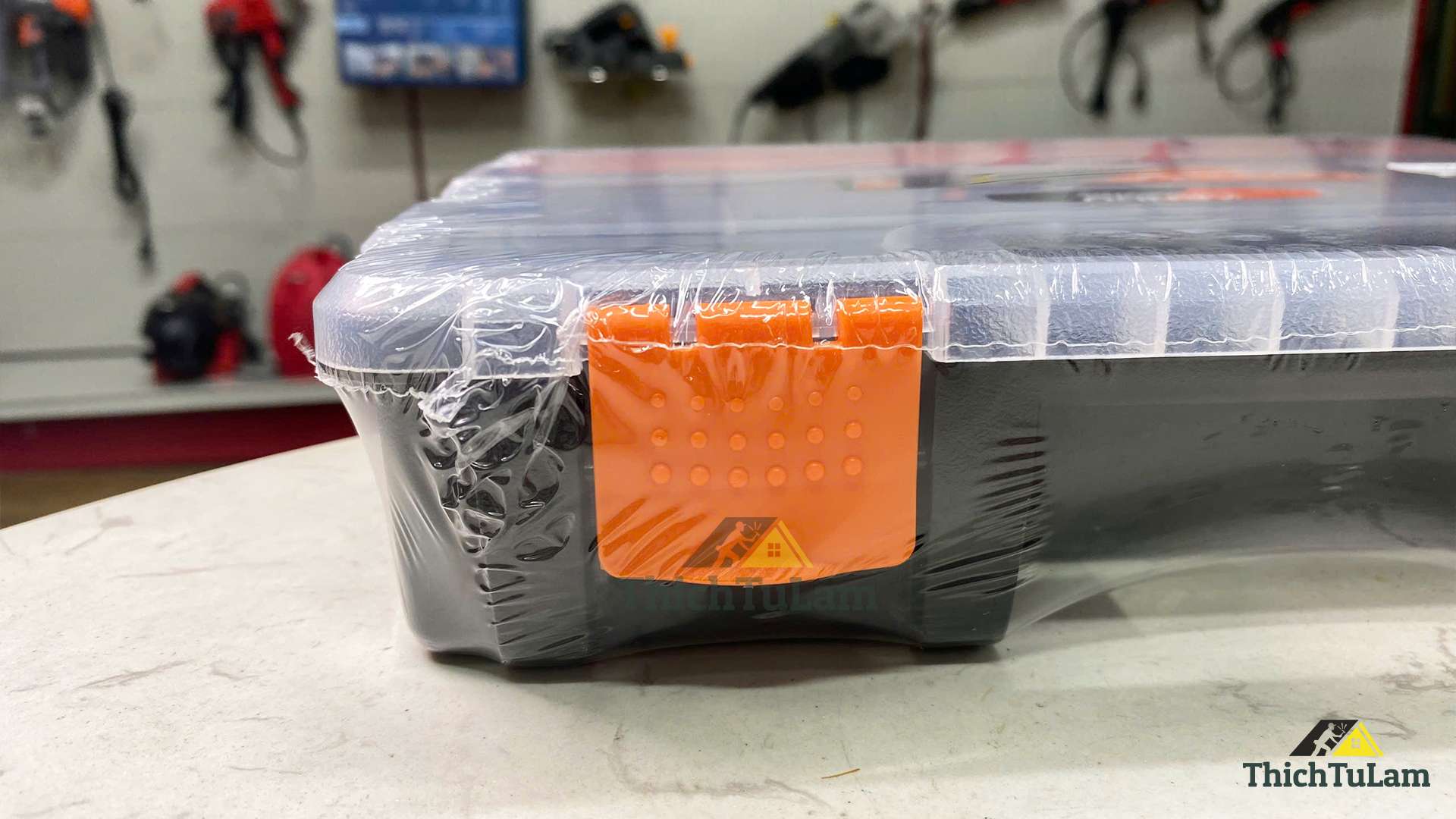 Hộp nhựa đựng đồ nghề 16 ngăn kích thước 29x22x6cm Kendo 90236