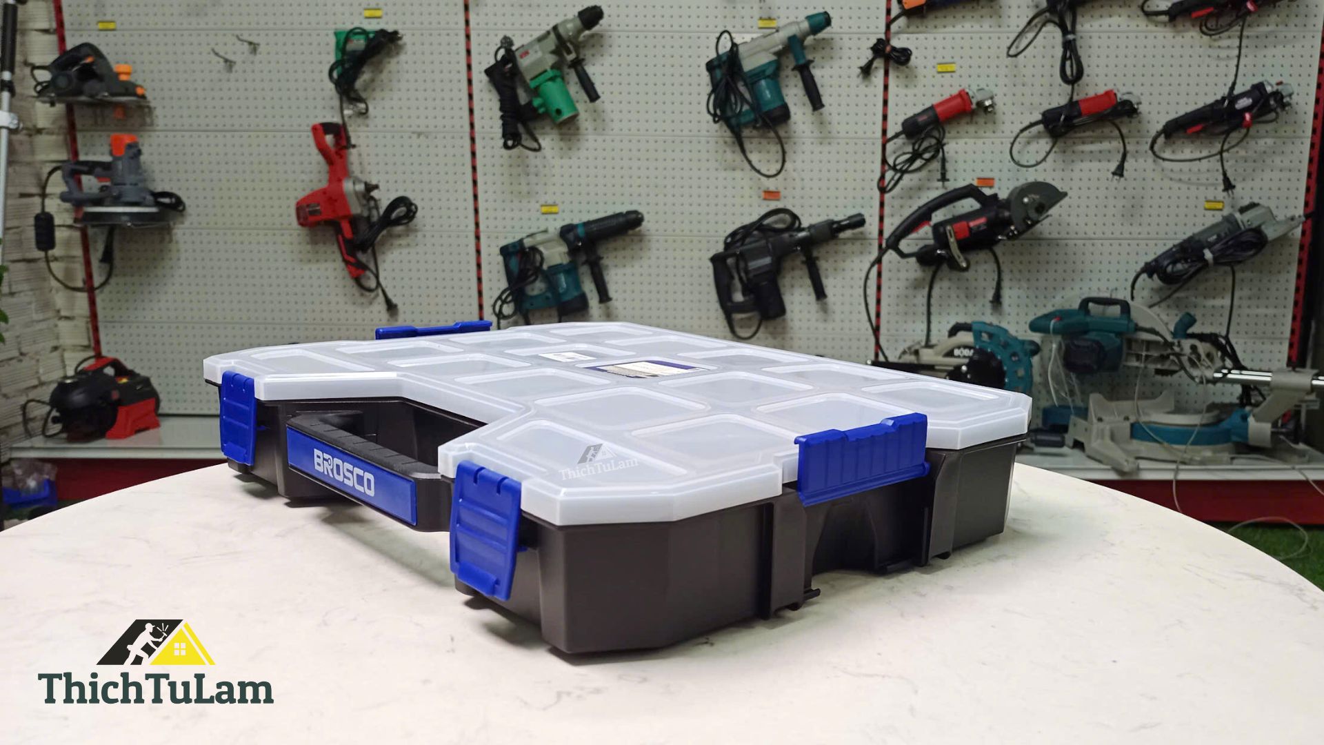 Hộp nhựa đựng đồ nghề 17 ngăn kích thước 37.5x29x6.7cm Brosco BR720375