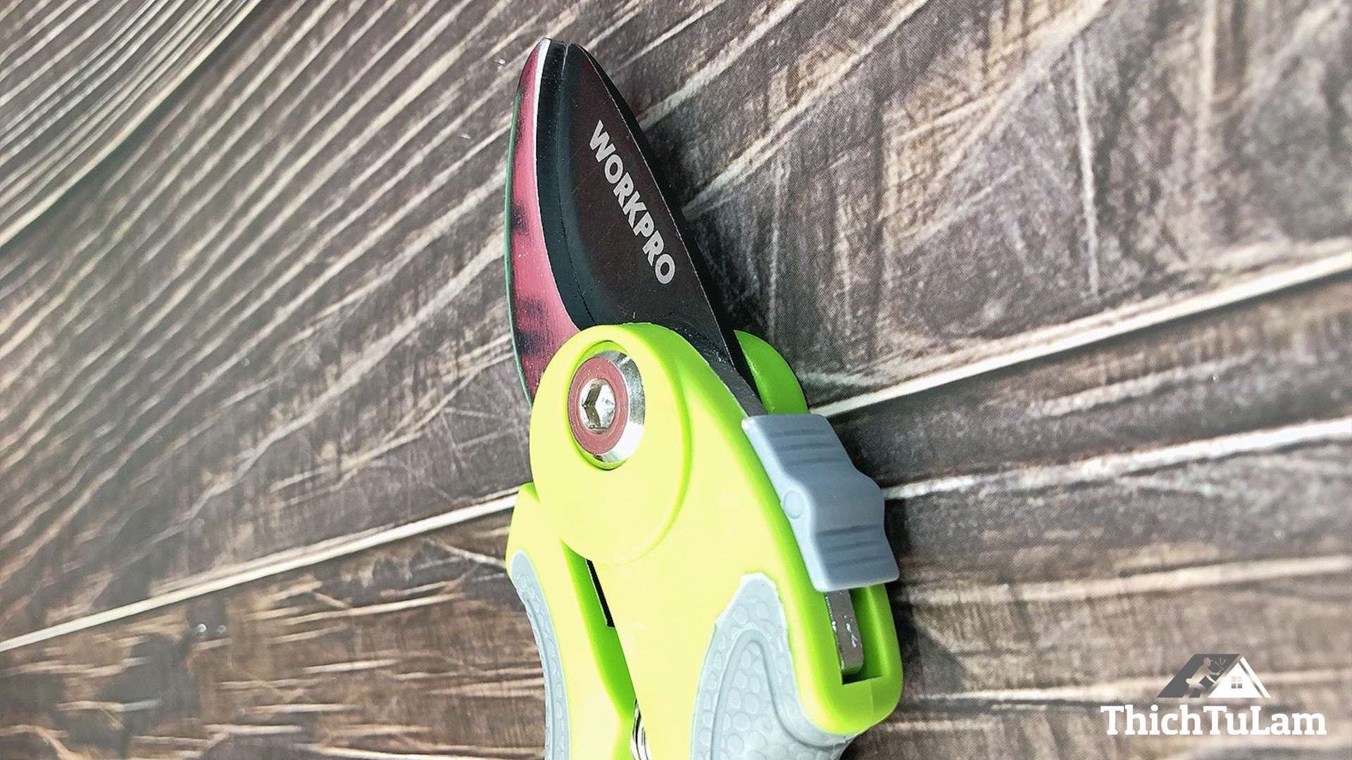 Kéo cắt cành mũi cong dài 190mm Workpro W151007