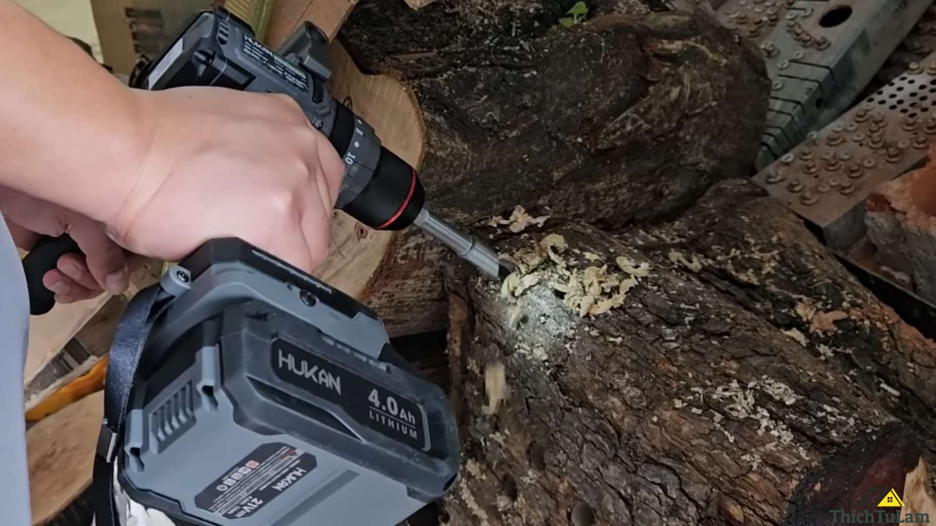 Khoan gỗ với Máy Khoan Pin 13mm HM21-G2-Z1700