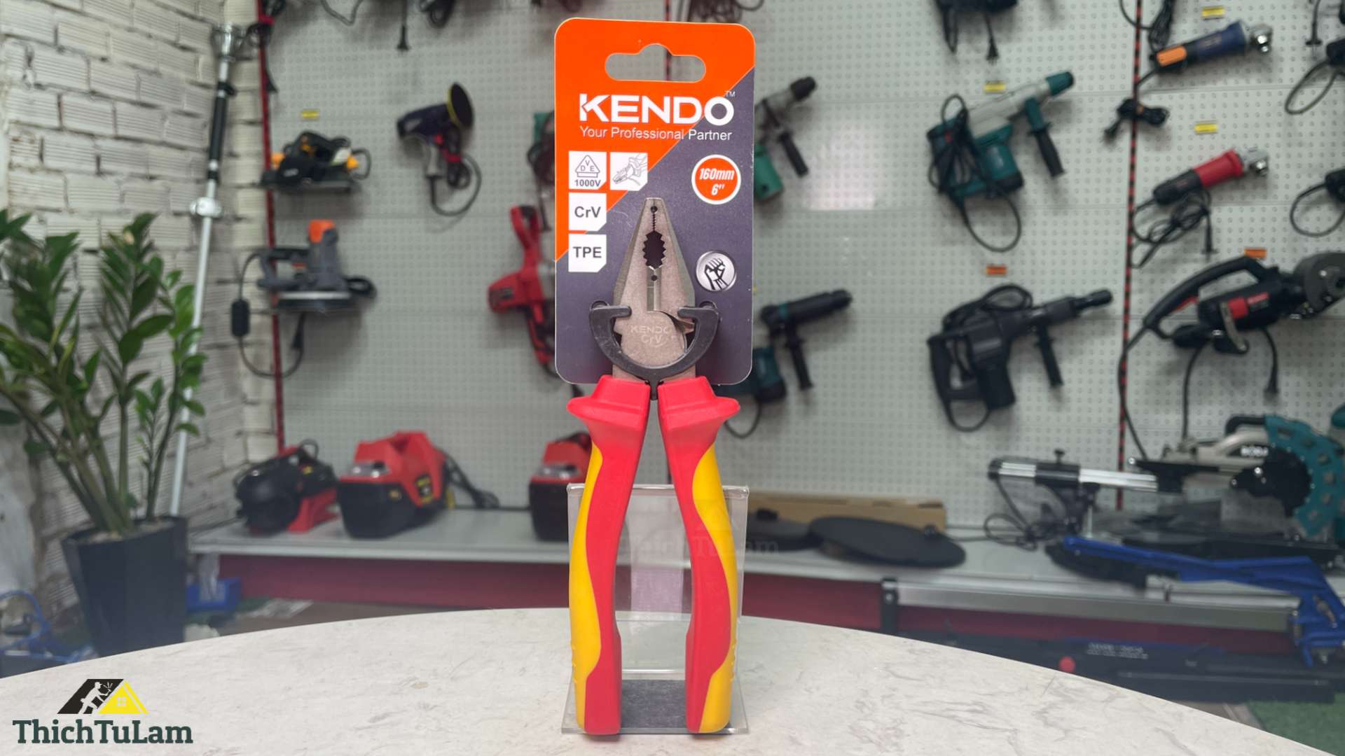 Kìm cách điện 1000V VDE bằng thép Cr-V kích thước 160mm Kendo 11001