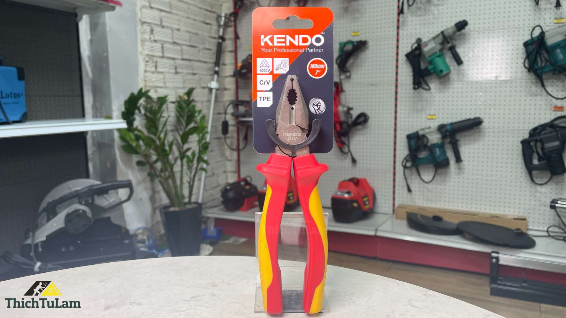 Kìm cách điện 1000V VDE bằng thép Cr-V kích thước 180mm Kendo 11002