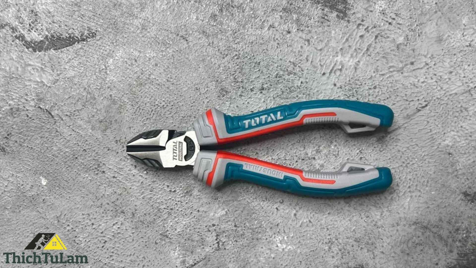 Kìm cắt đây điện cao cấp 160mm Total THT230606S