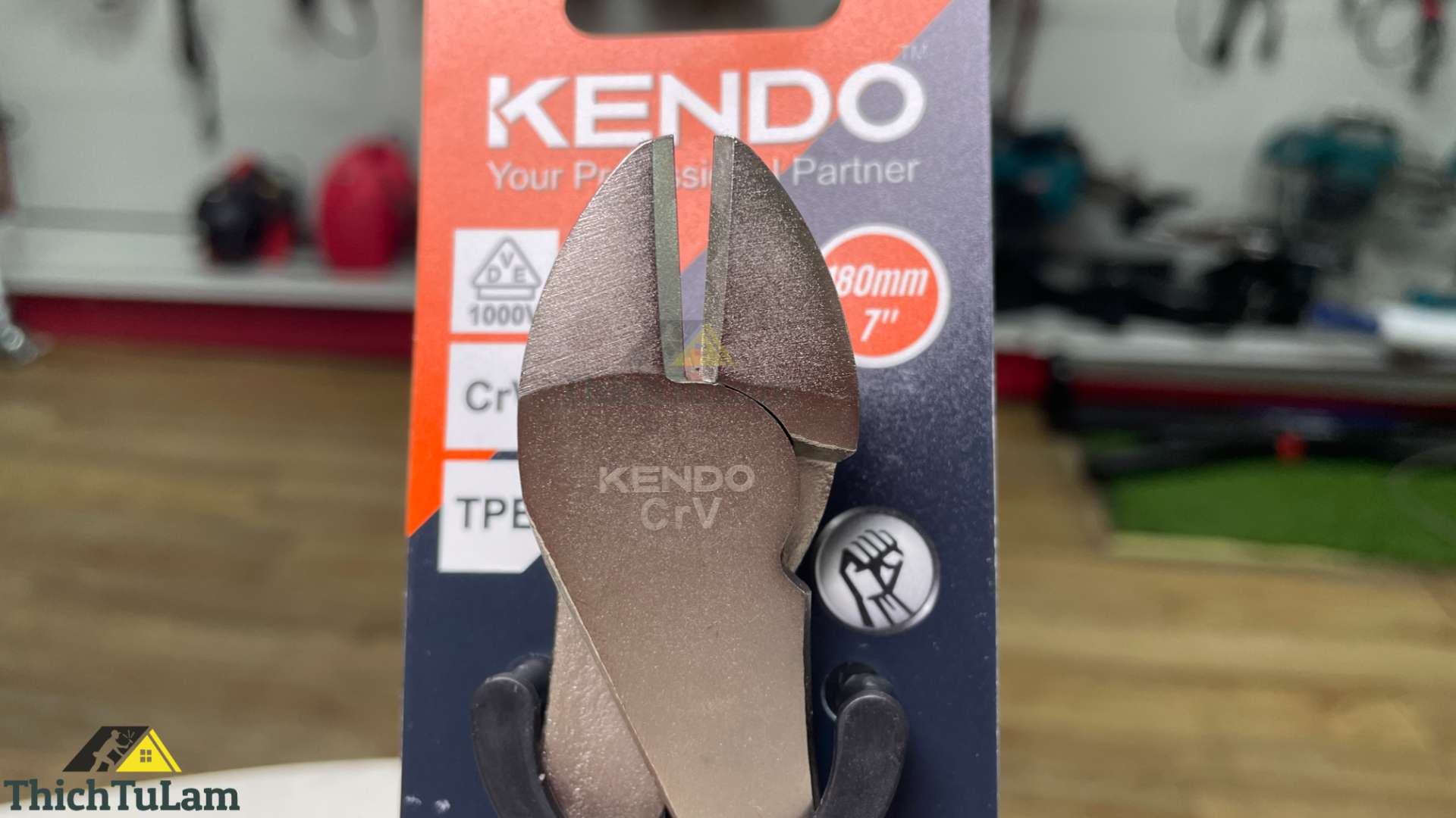 Kìm cắt hạng nặng cách điện 1000V VDE bằng thép Cr-V kích thước 180mm Kendo 11014