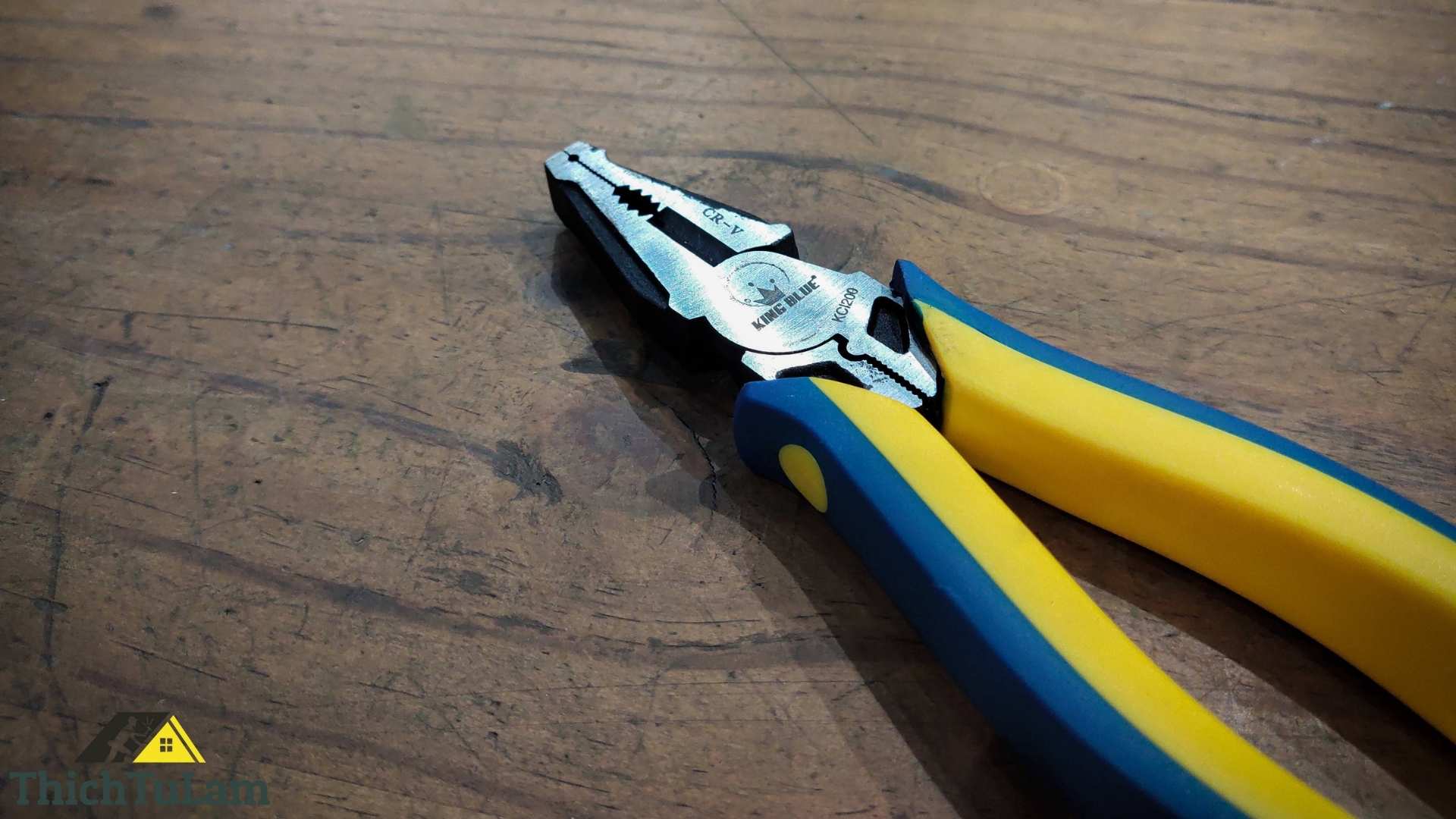 Kìm điện dài 200mm Kingblue KC1-200