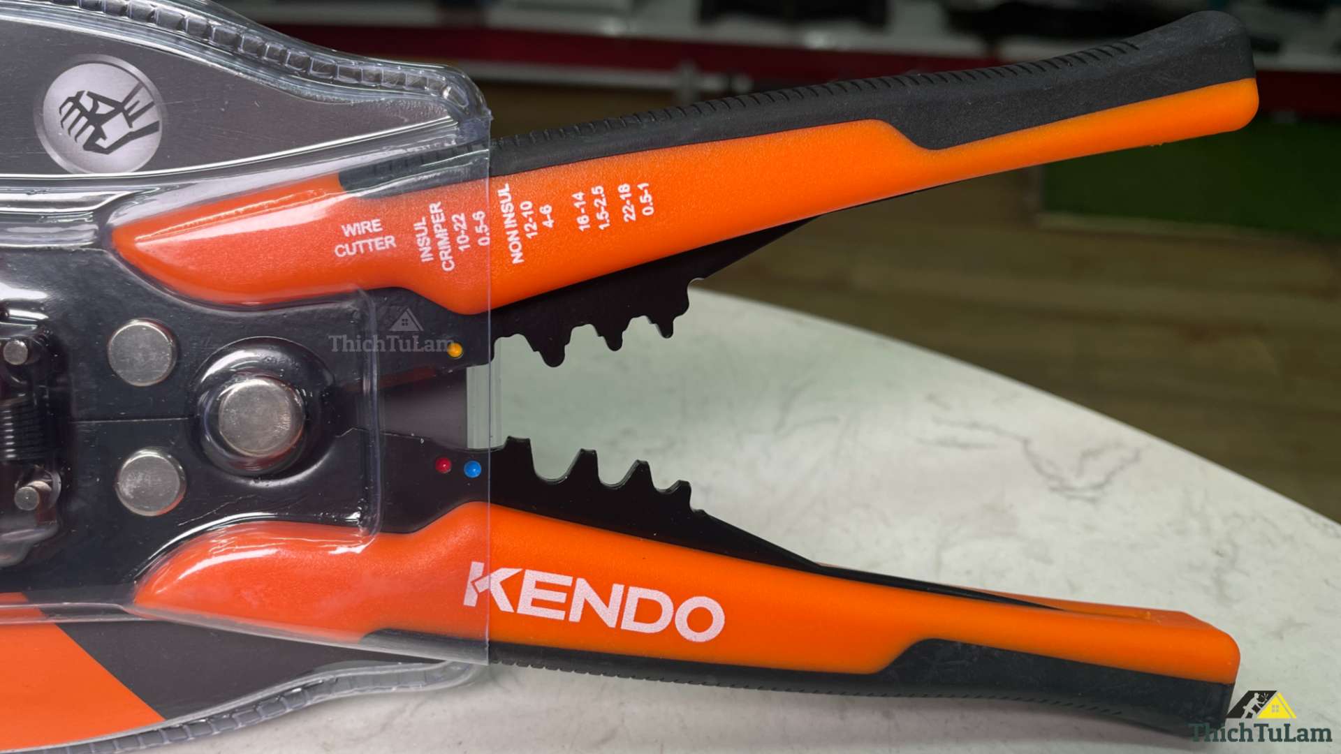 Kìm tuốt dây điện đa năng 0.2-6mm kích thước 8inch 200mm Kendo 11721