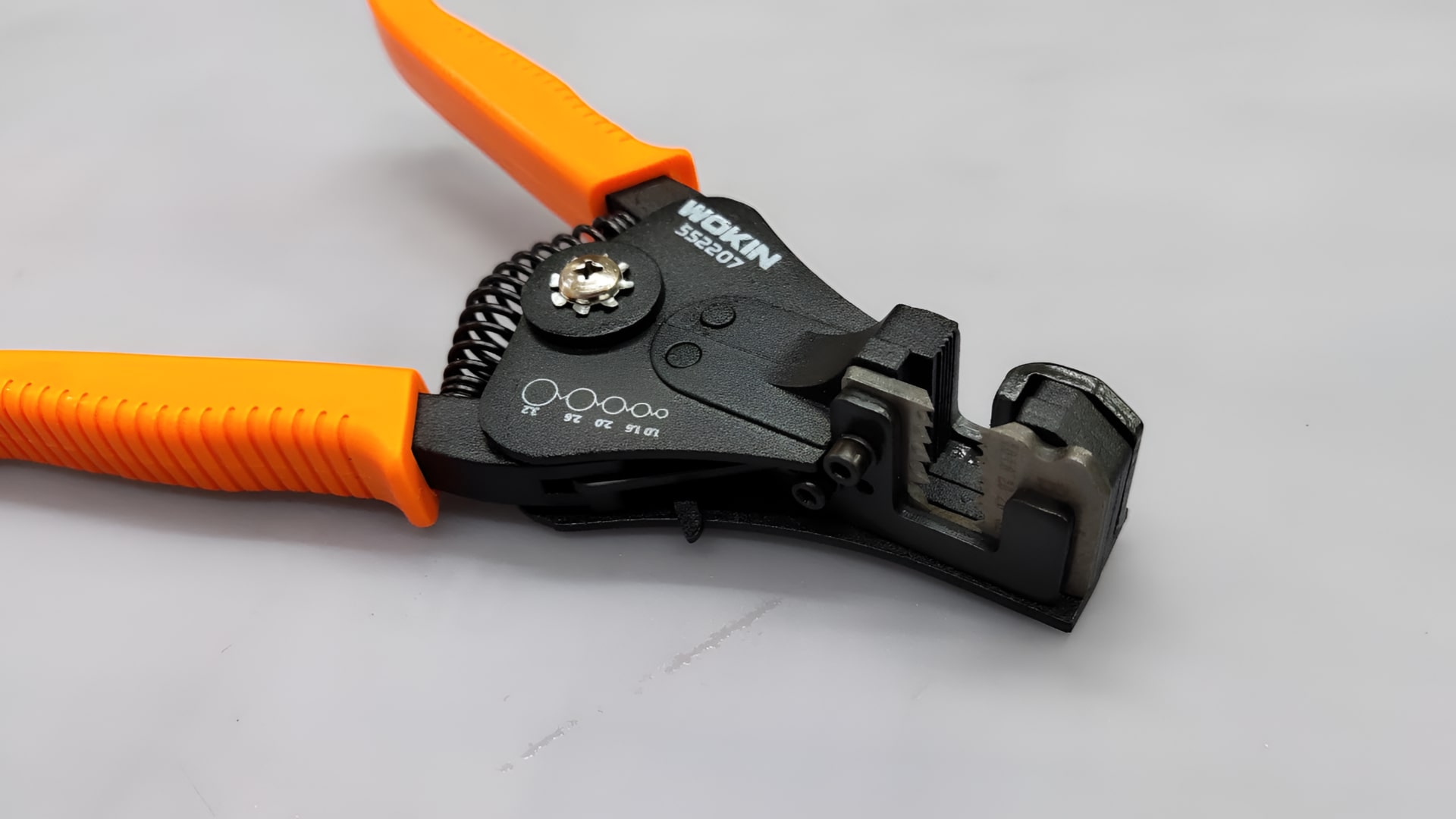 Kìm tuốt dây tự động 8inch/200mm Wokin 552207