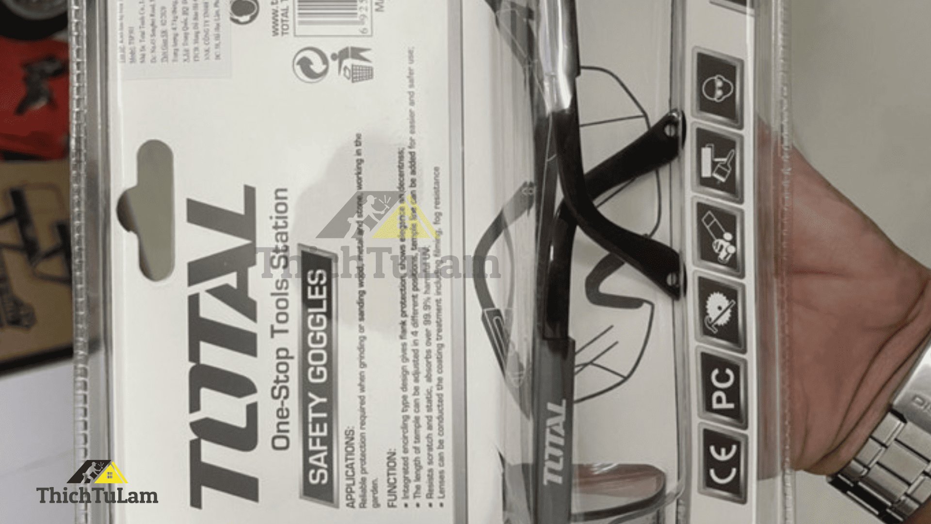 Kính bảo hộ Total