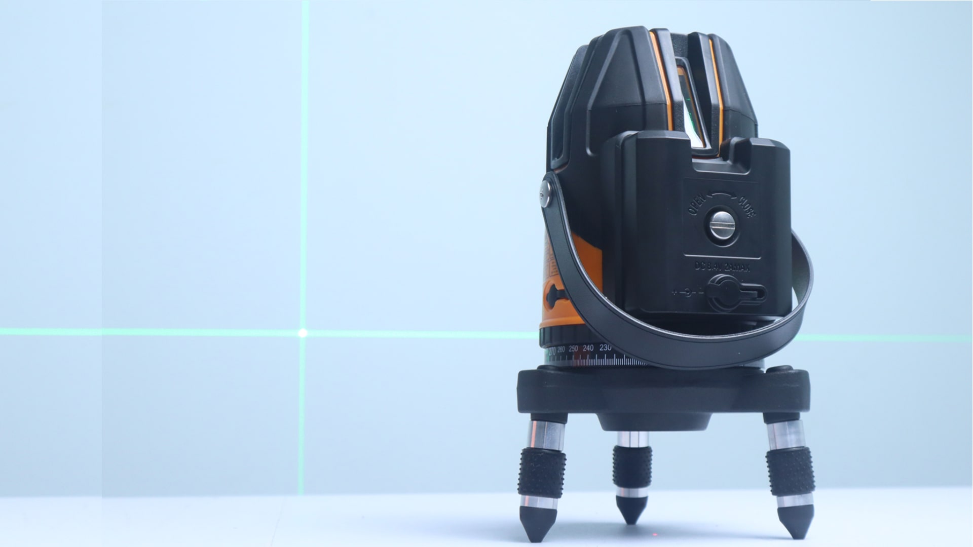 Máy Cân Mực Laser LaiSai 5 Tia Xanh LSG686SPD