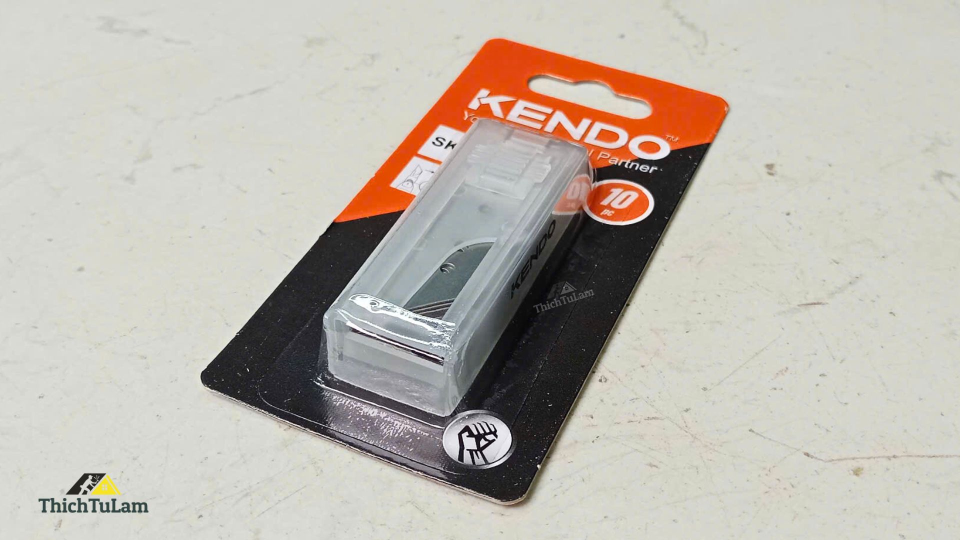 Lưỡi dao rọc giấy bằng thép SK5 loại tiêu chuẩn (10 cáibộ) Kendo 30656