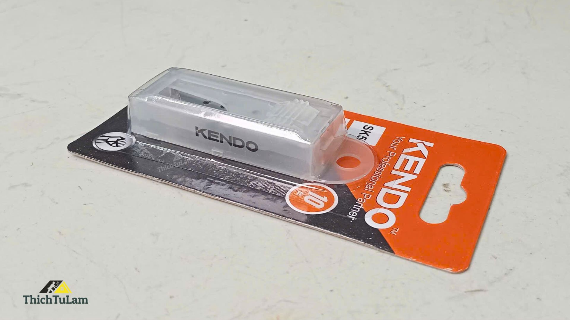 Lưỡi dao rọc giấy bằng thép SK5 loại tiêu chuẩn (10 cáibộ) Kendo 30656